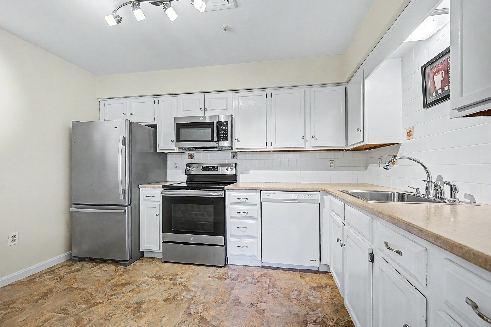 29 Rainbow Pond Dr. # B1 Property Photo 6
