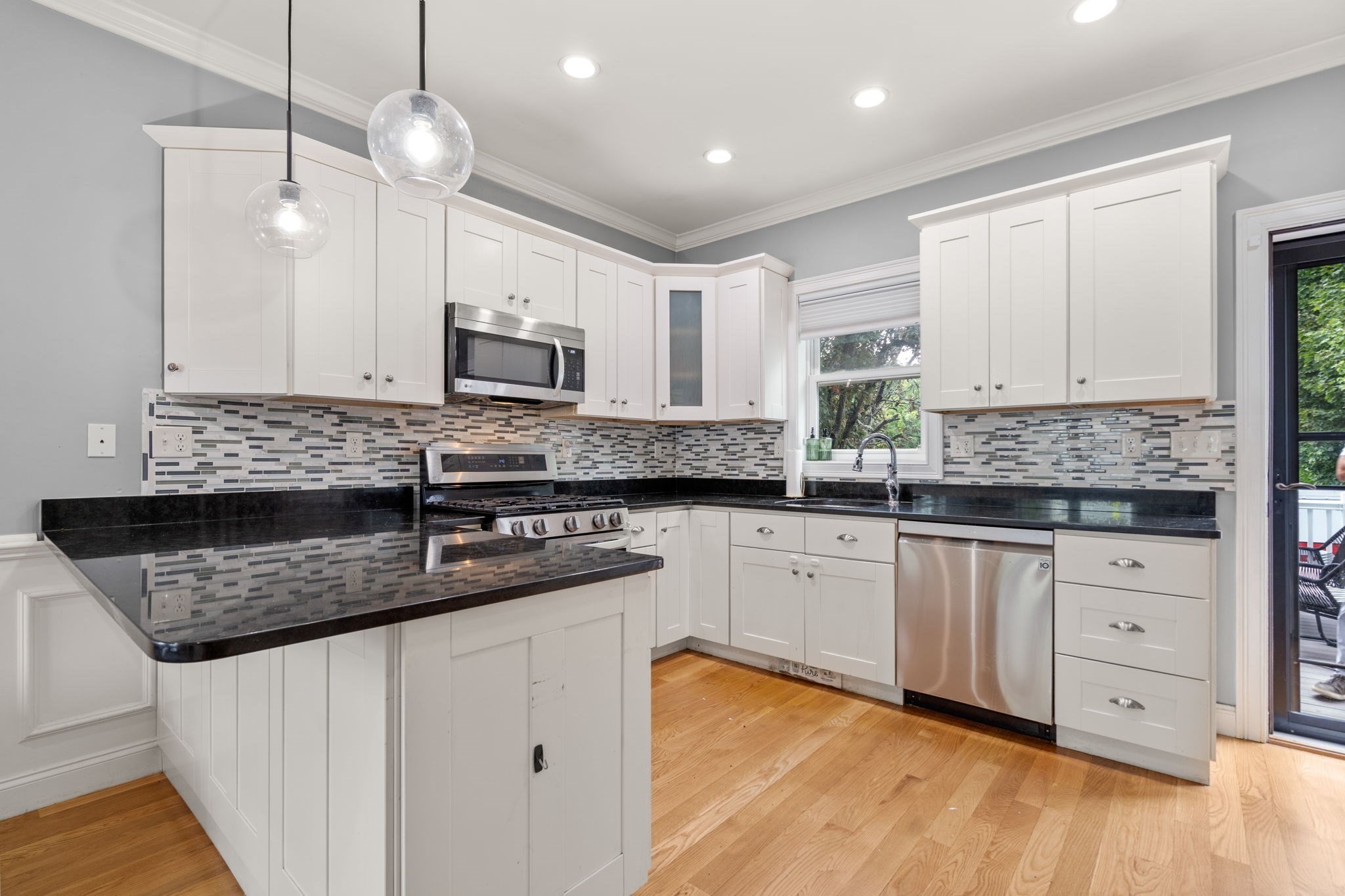 615 Adams St # 615 Property Photo 6