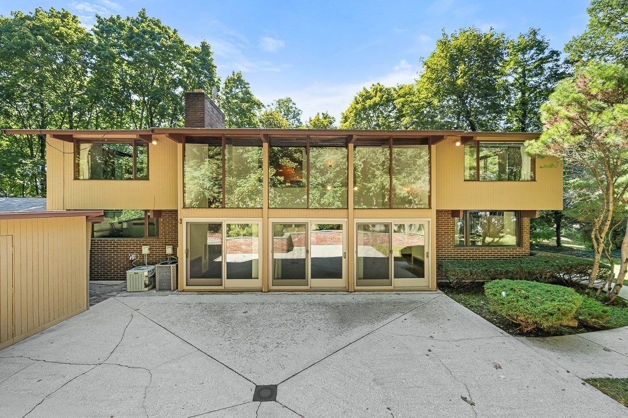 7 Arnold Rd Property Photo 3