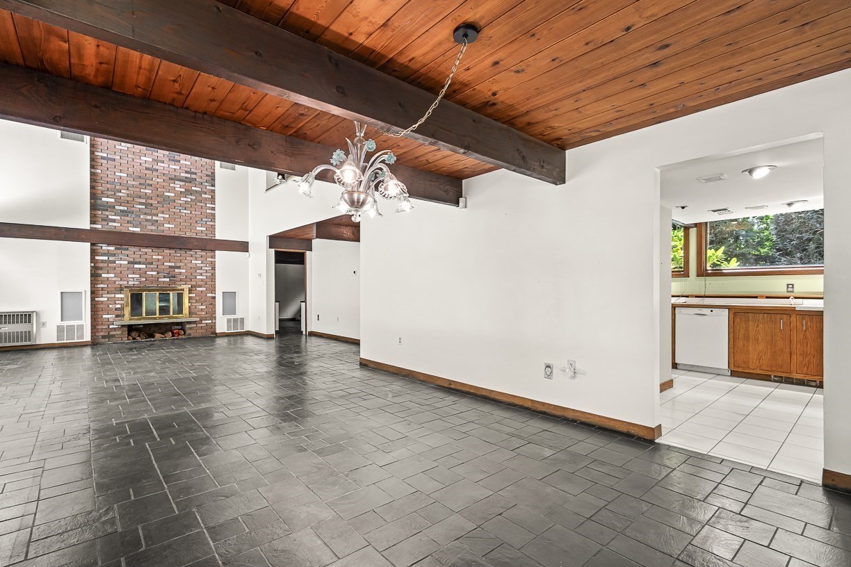 7 Arnold Rd Property Photo 9