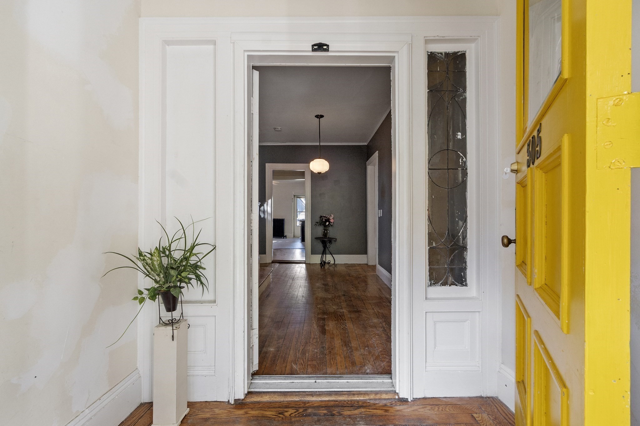 305 Nesmith St Property Photo 4