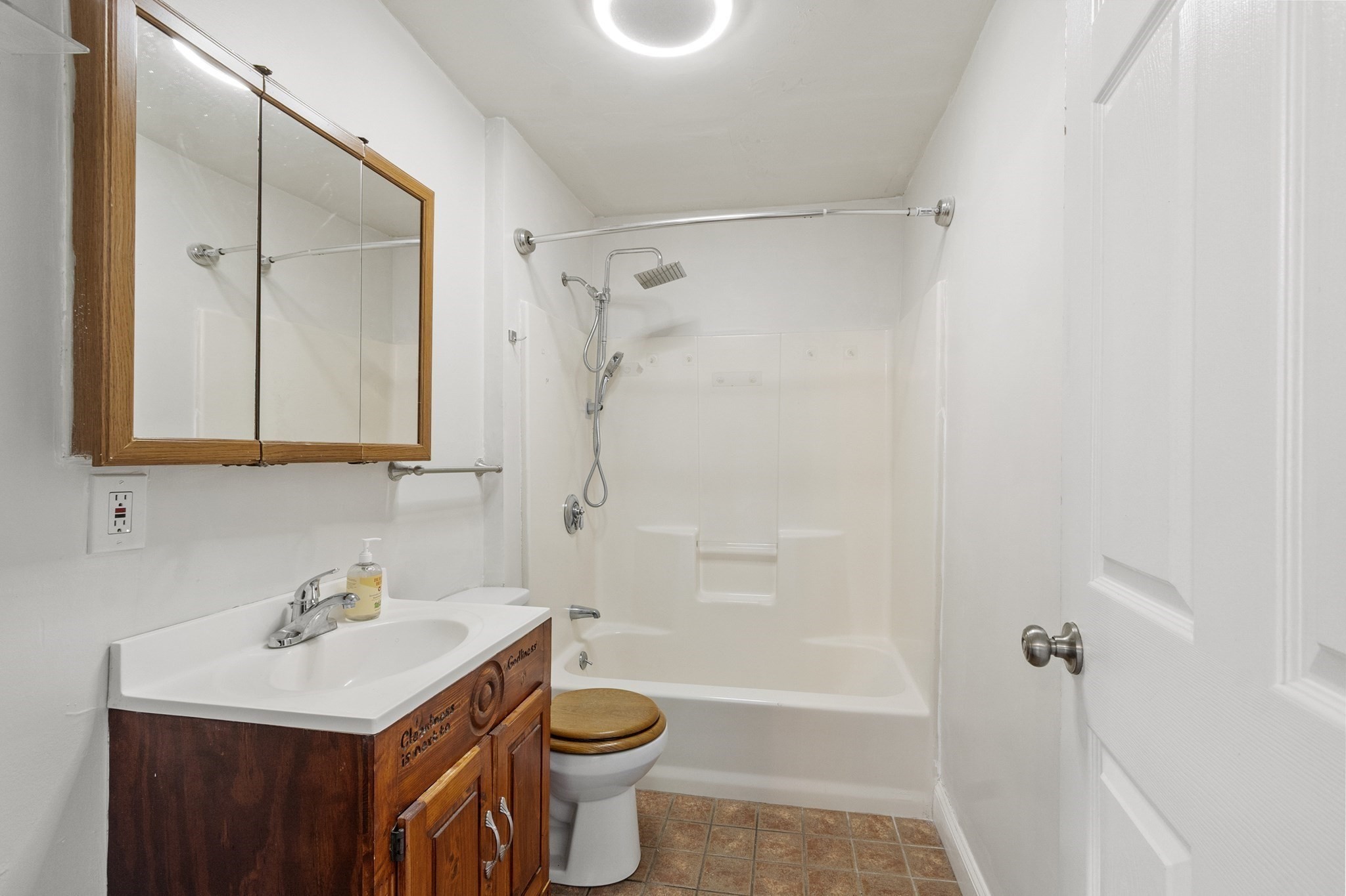 305 Nesmith St Property Photo 13