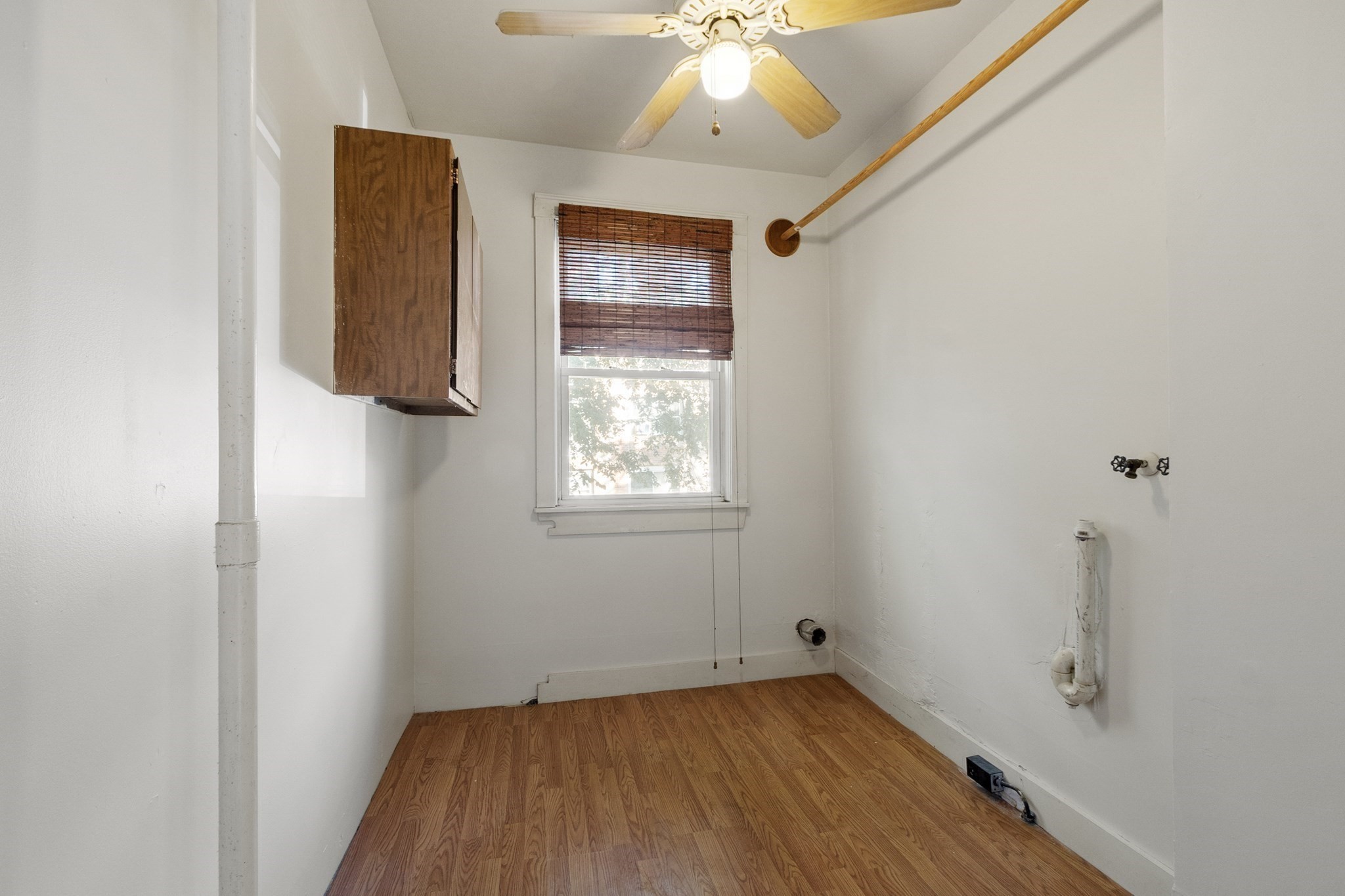 305 Nesmith St Property Photo 14
