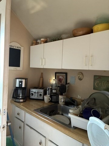 305 Nesmith St Property Photo 30