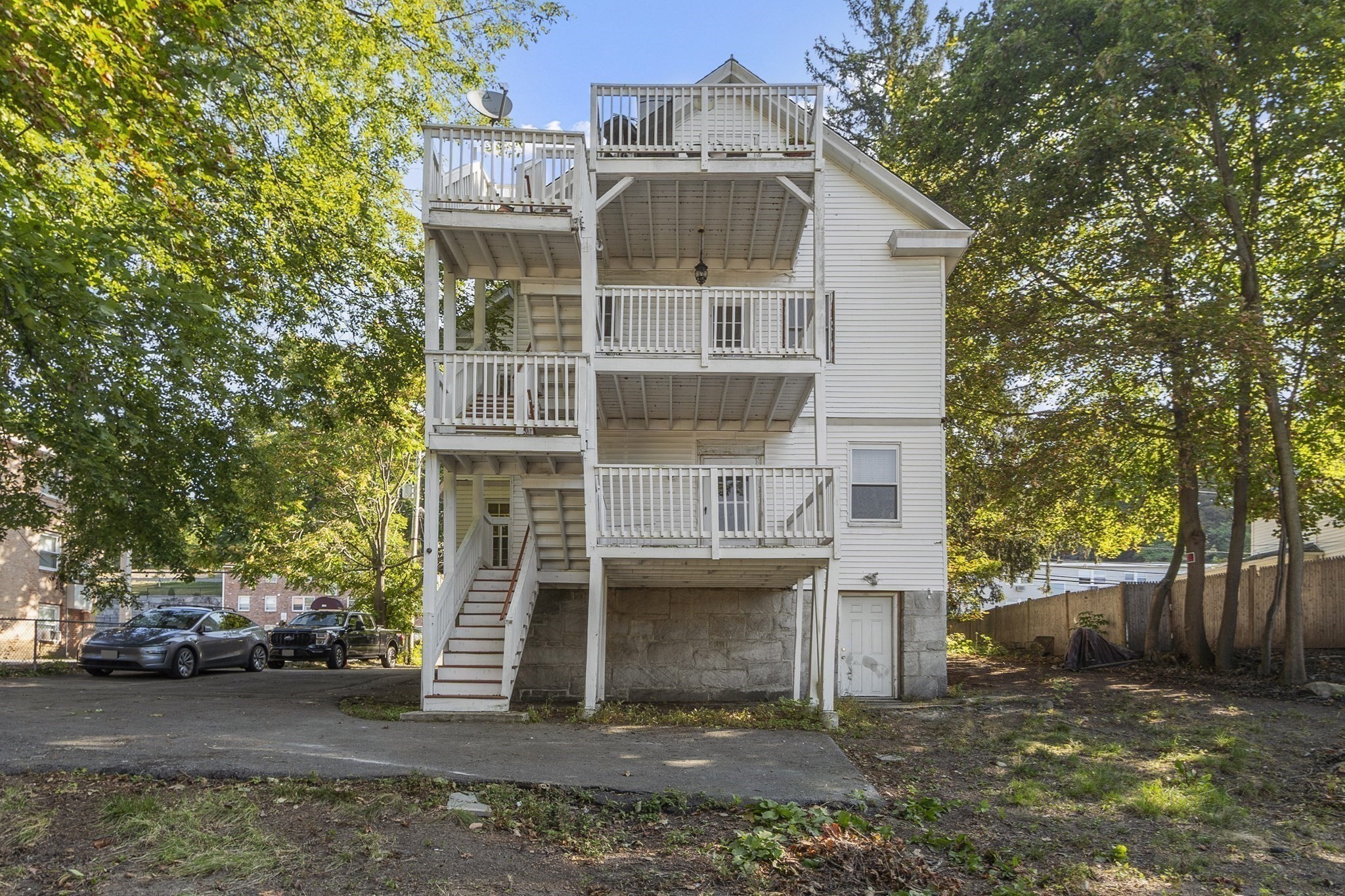 305 Nesmith St Property Photo 33