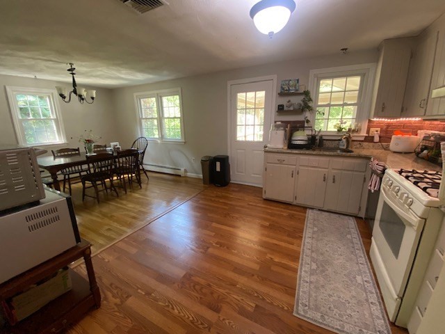 64 Haverhill St Property Photo 4