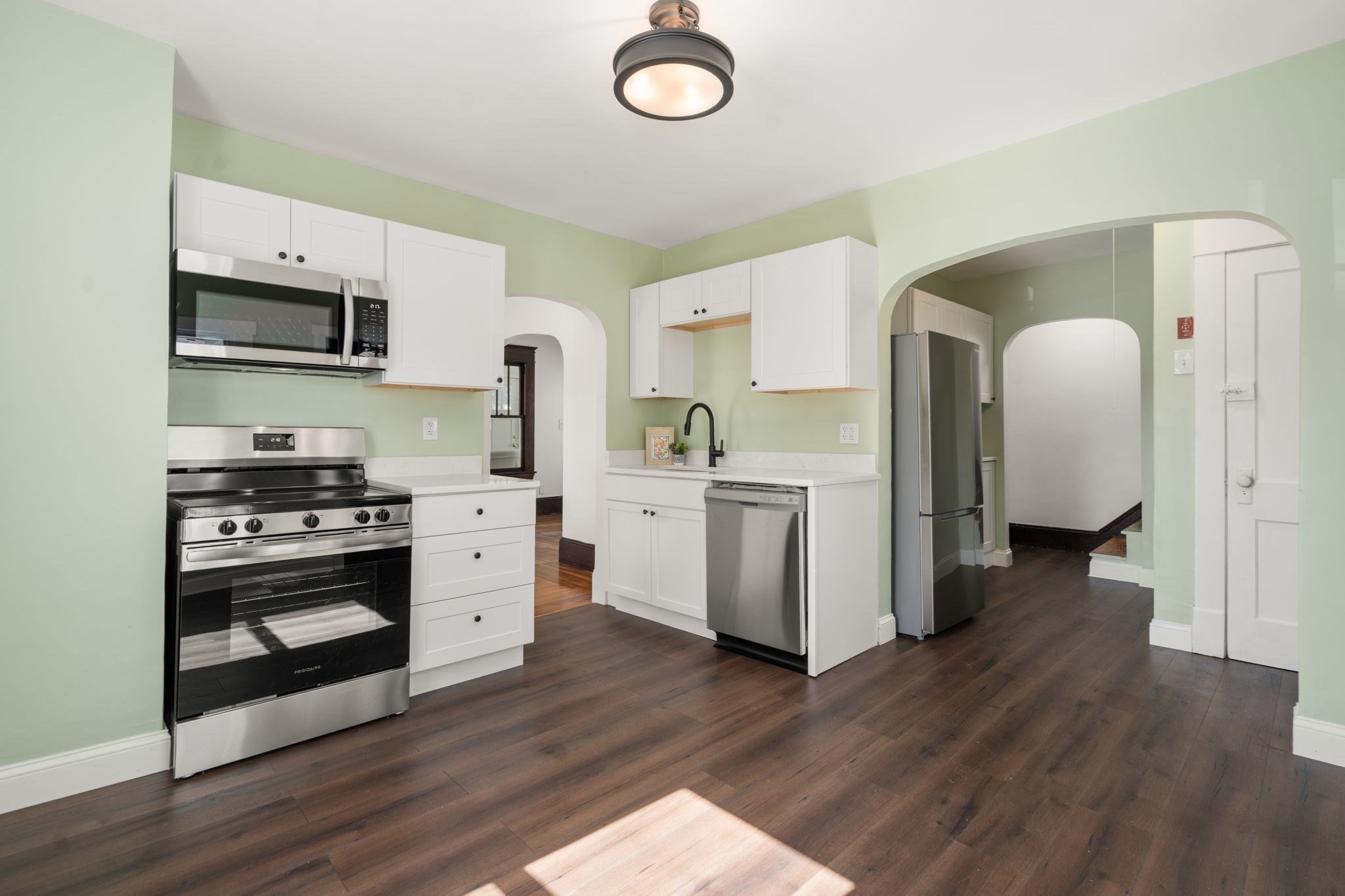 549 Chicopee St Property Photo 4