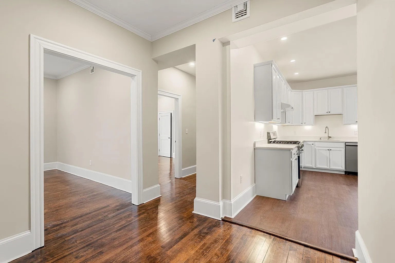 10 King St # 2 Property Photo 5