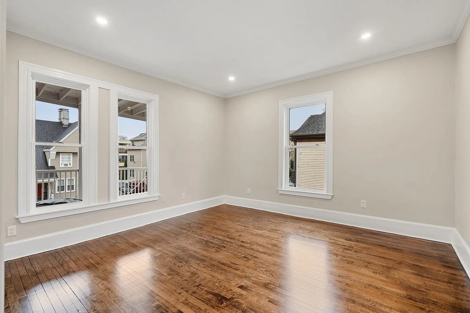 10 King St # 2 Property Photo 8