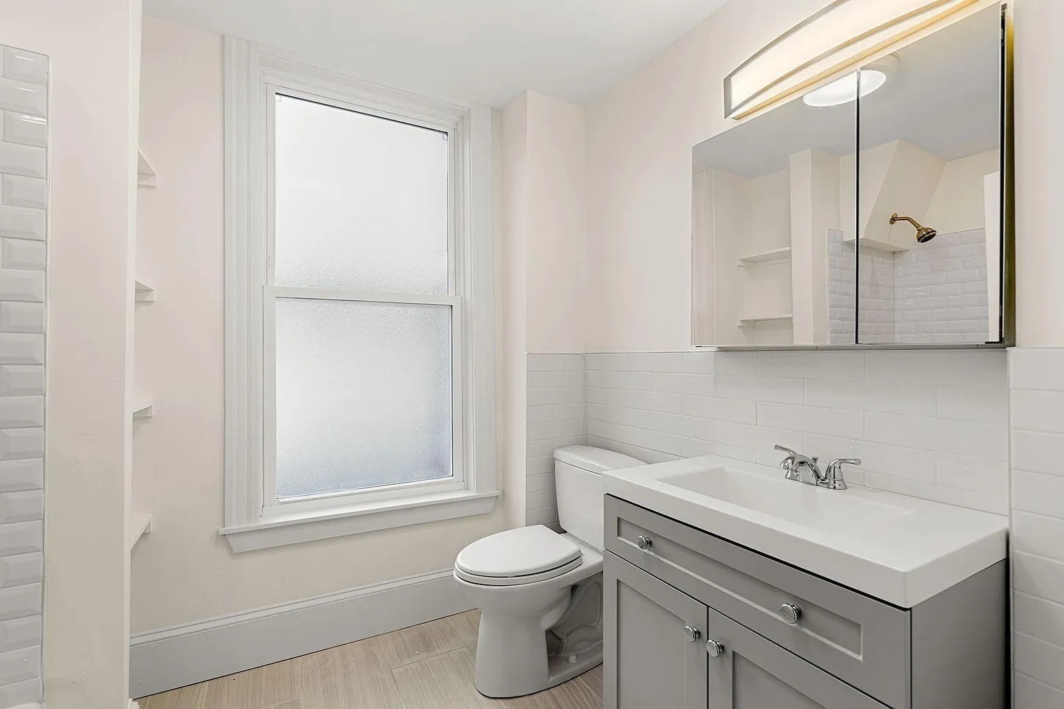 10 King St # 2 Property Photo 9