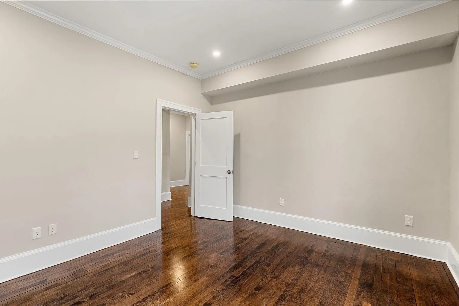 10 King St # 2 Property Photo 14