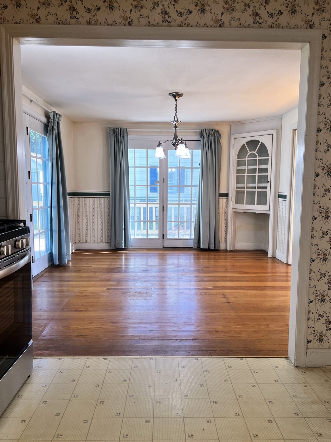 109 Pilgrim Property Photo 9