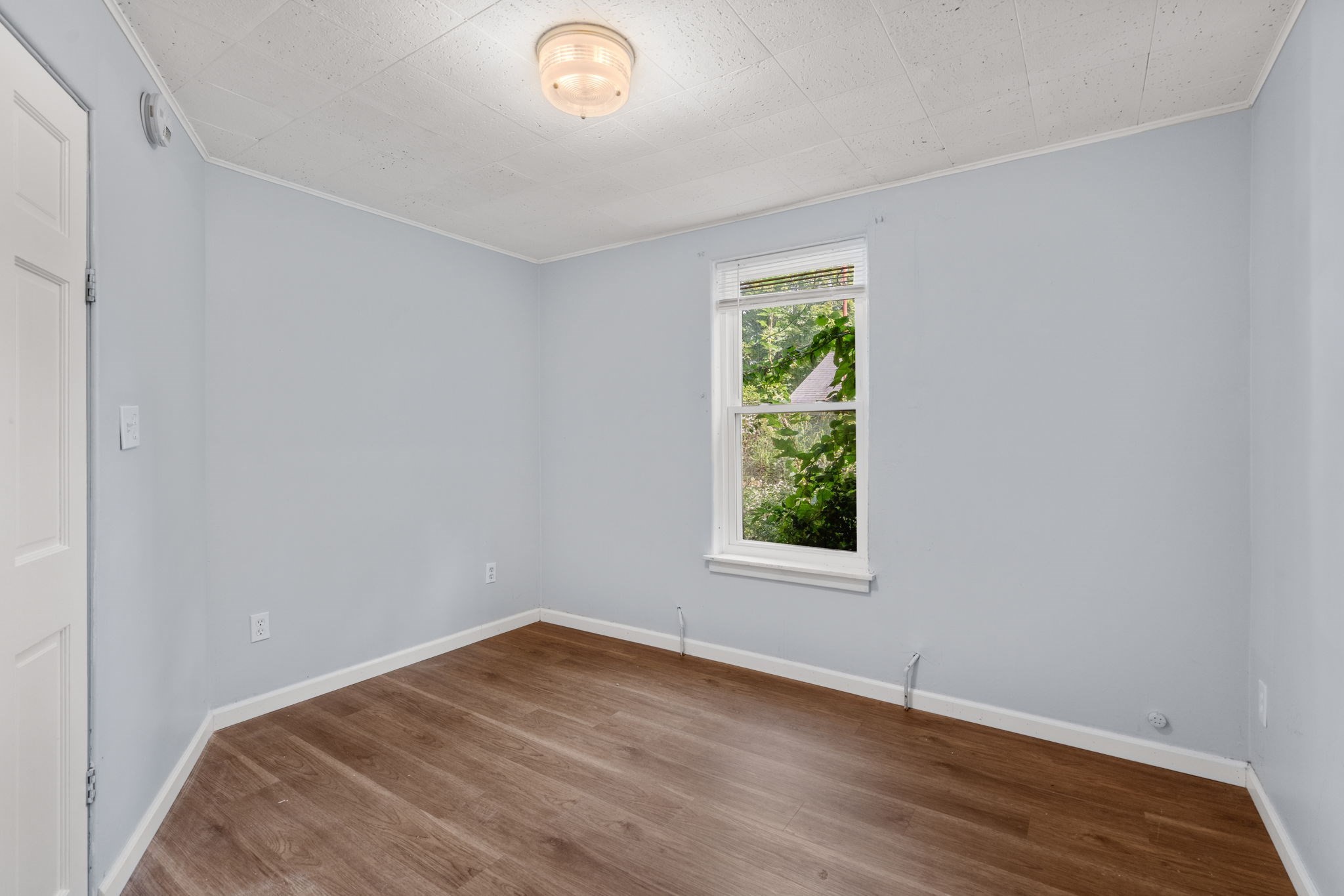 25 Leonard Ave Property Photo 10