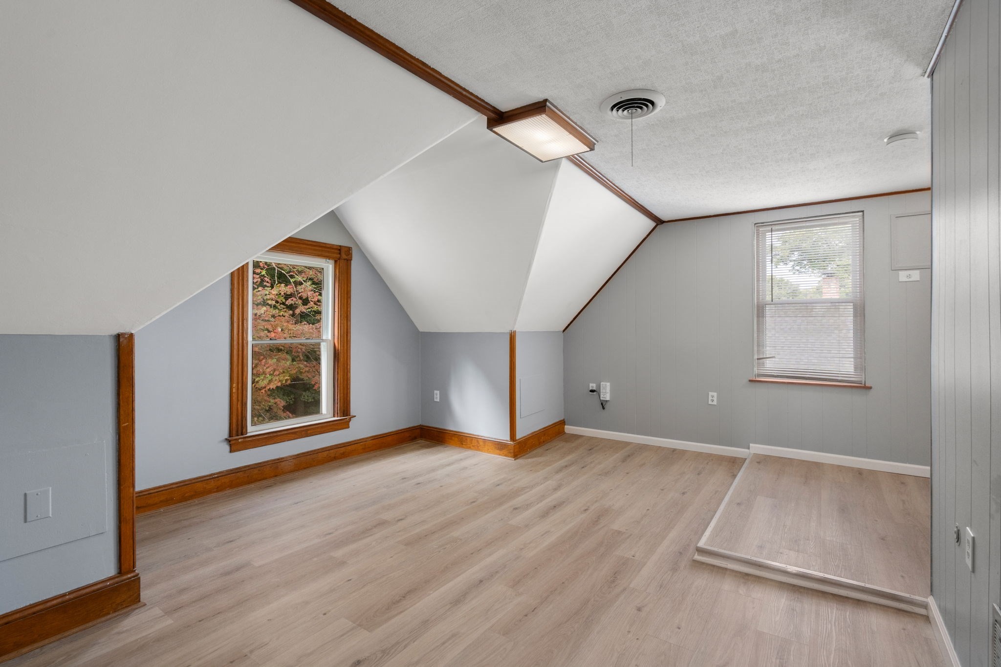 25 Leonard Ave Property Photo 18
