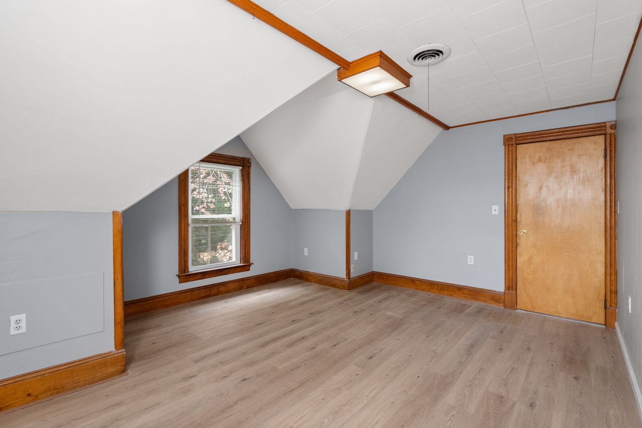 25 Leonard Ave Property Photo 21
