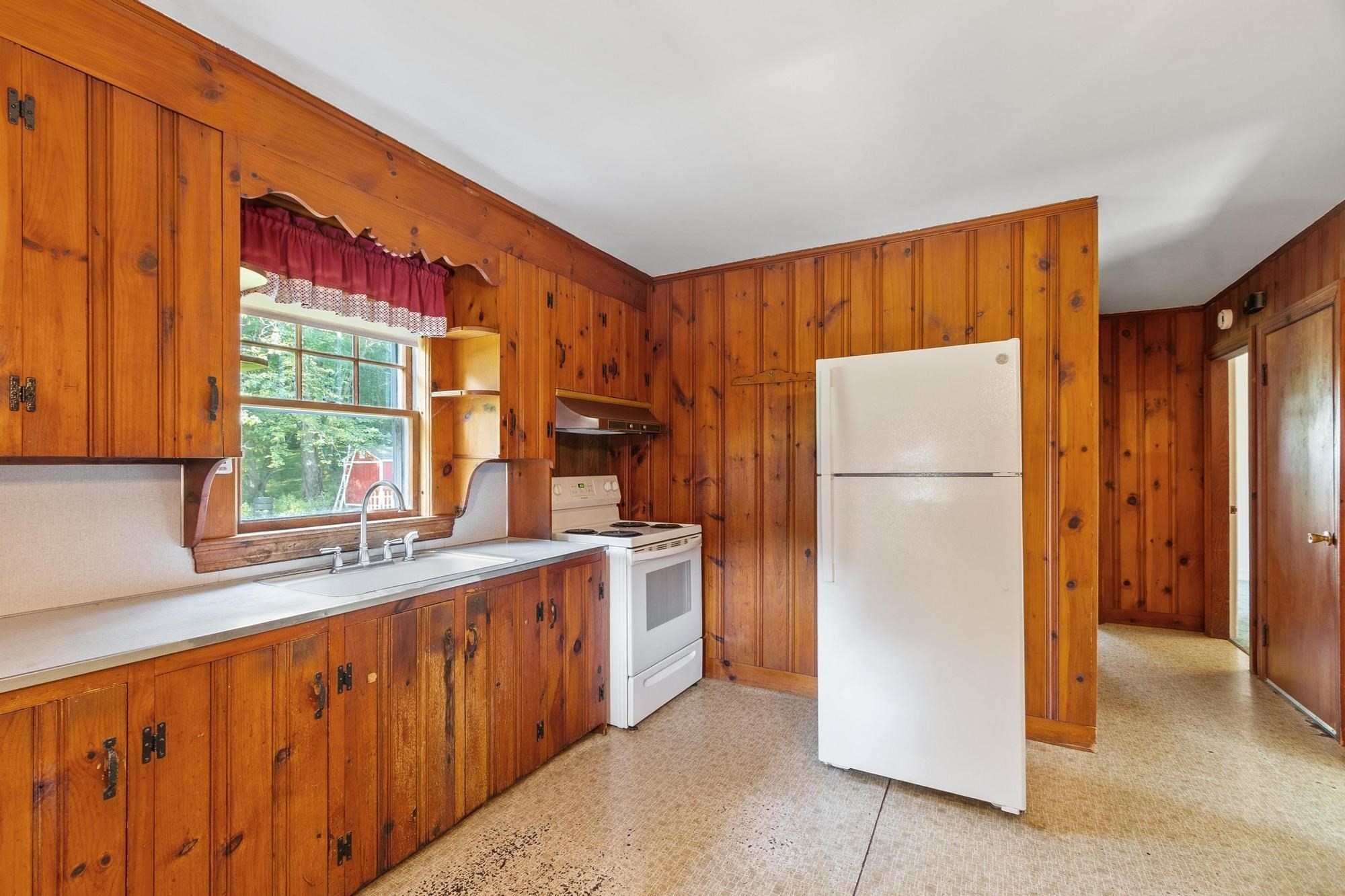 95 West Street Property Photo 2