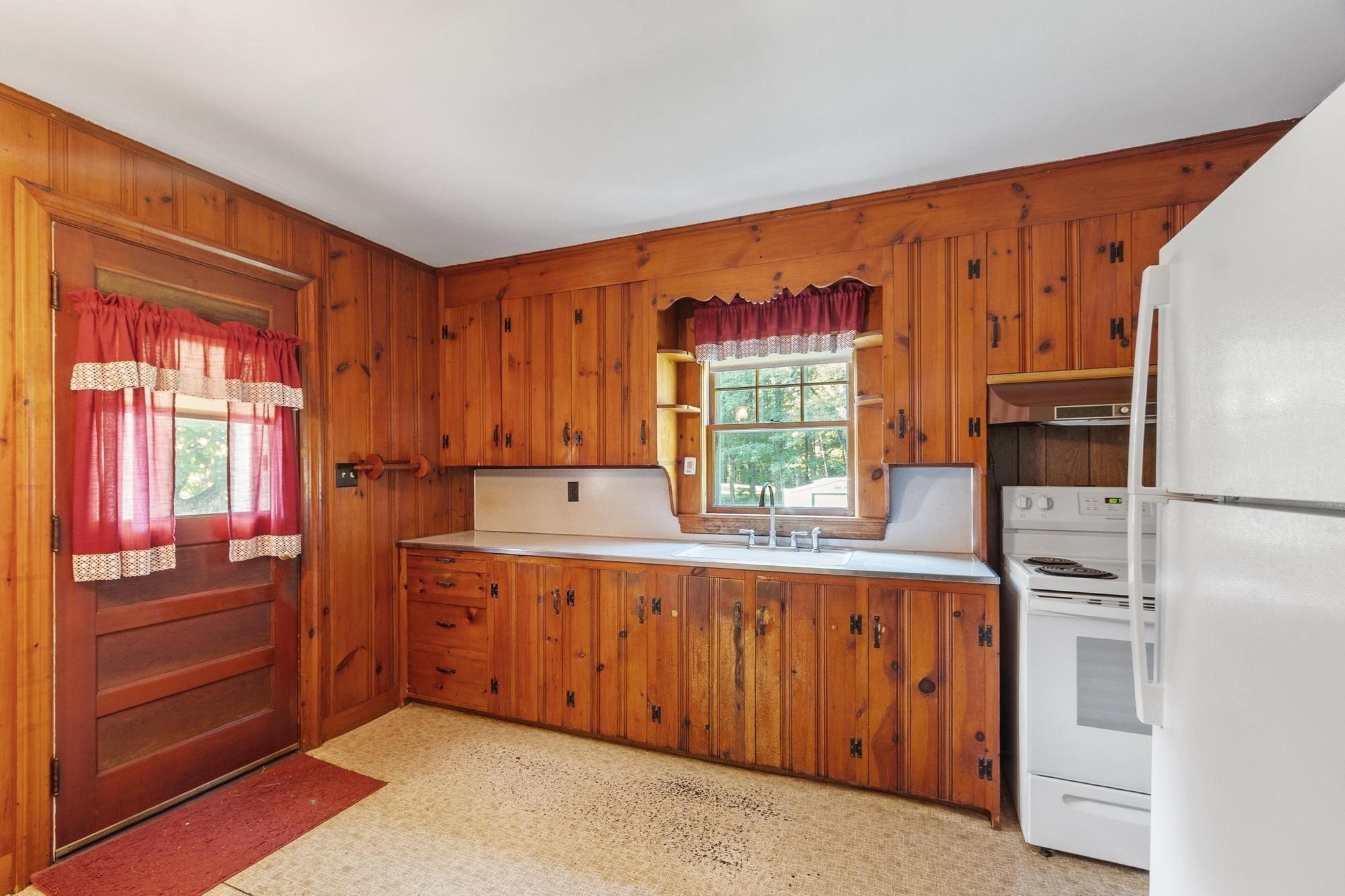 95 West Street Property Photo 3