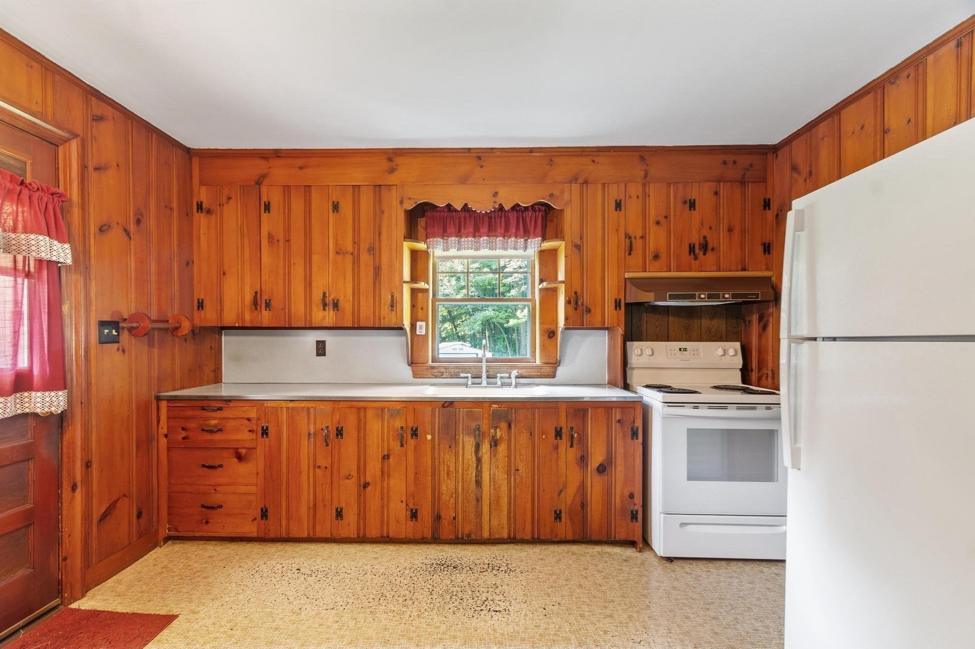 95 West Street Property Photo 5