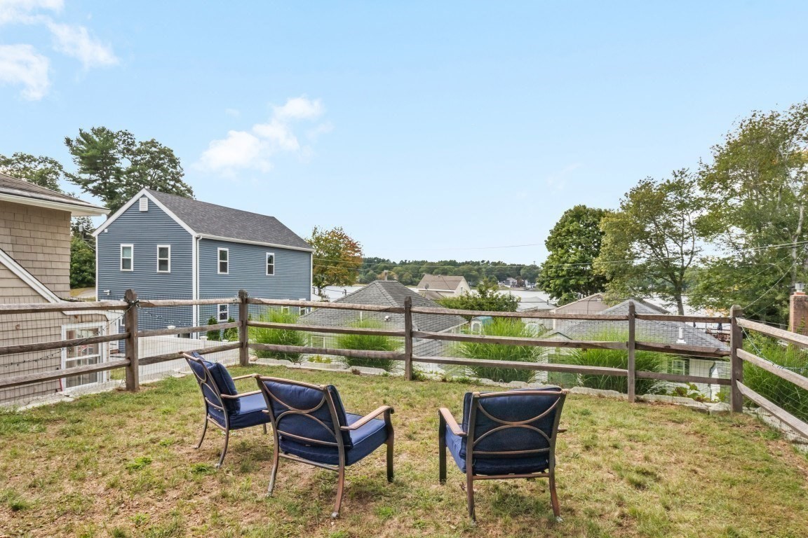 21 Shepard Ave Property Photo 16