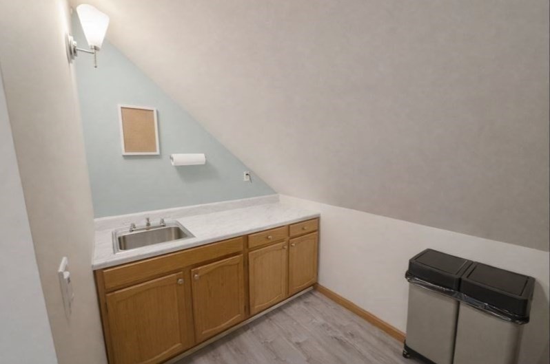 200 Center St # 16 Property Photo 10