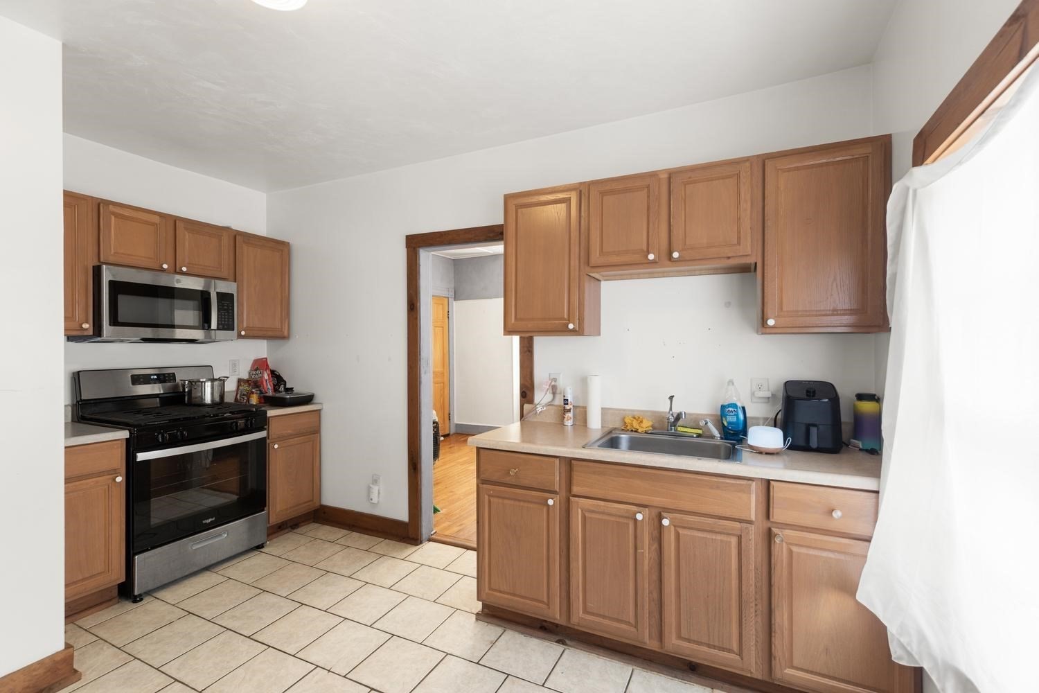 150 Maplewood Avenue Property Photo 9