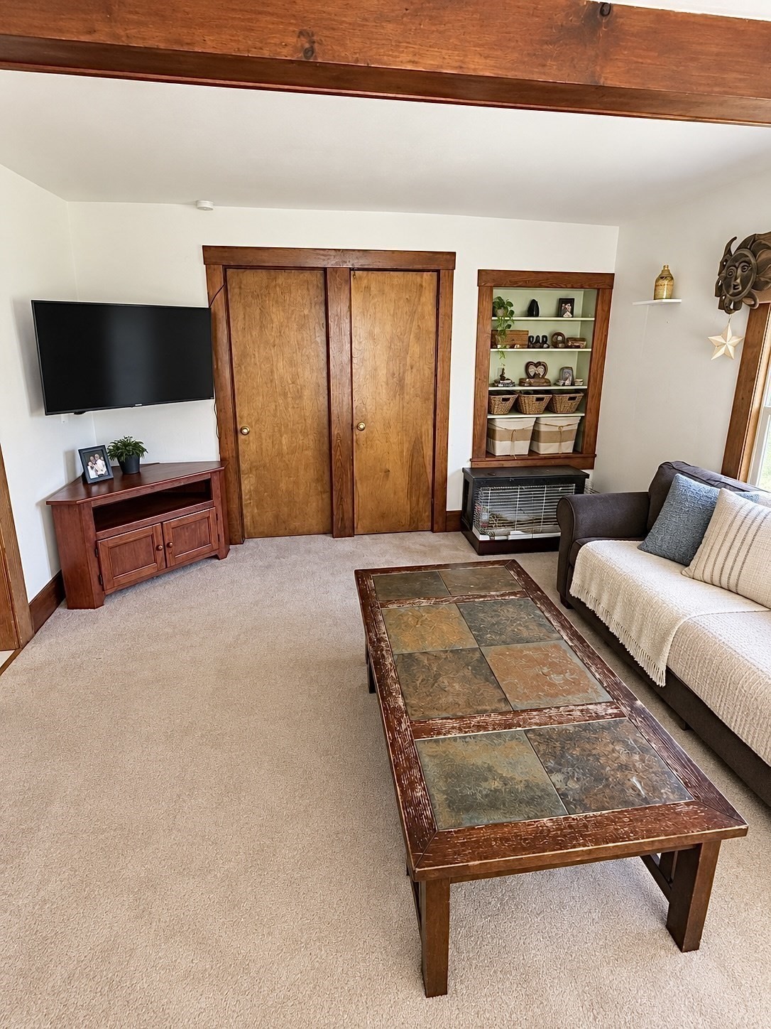 5 Dow Pl Property Photo 3