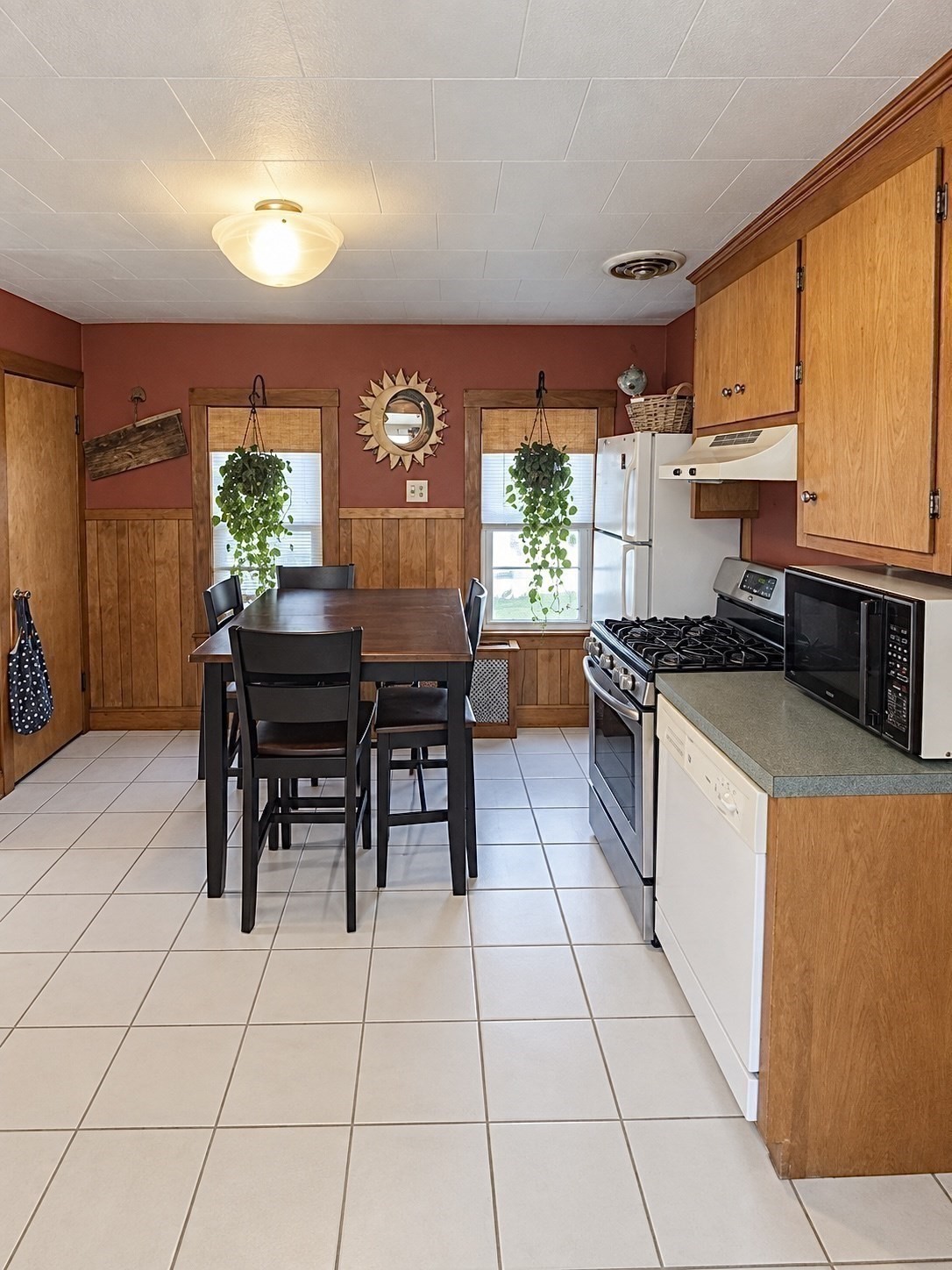 5 Dow Pl Property Photo 6