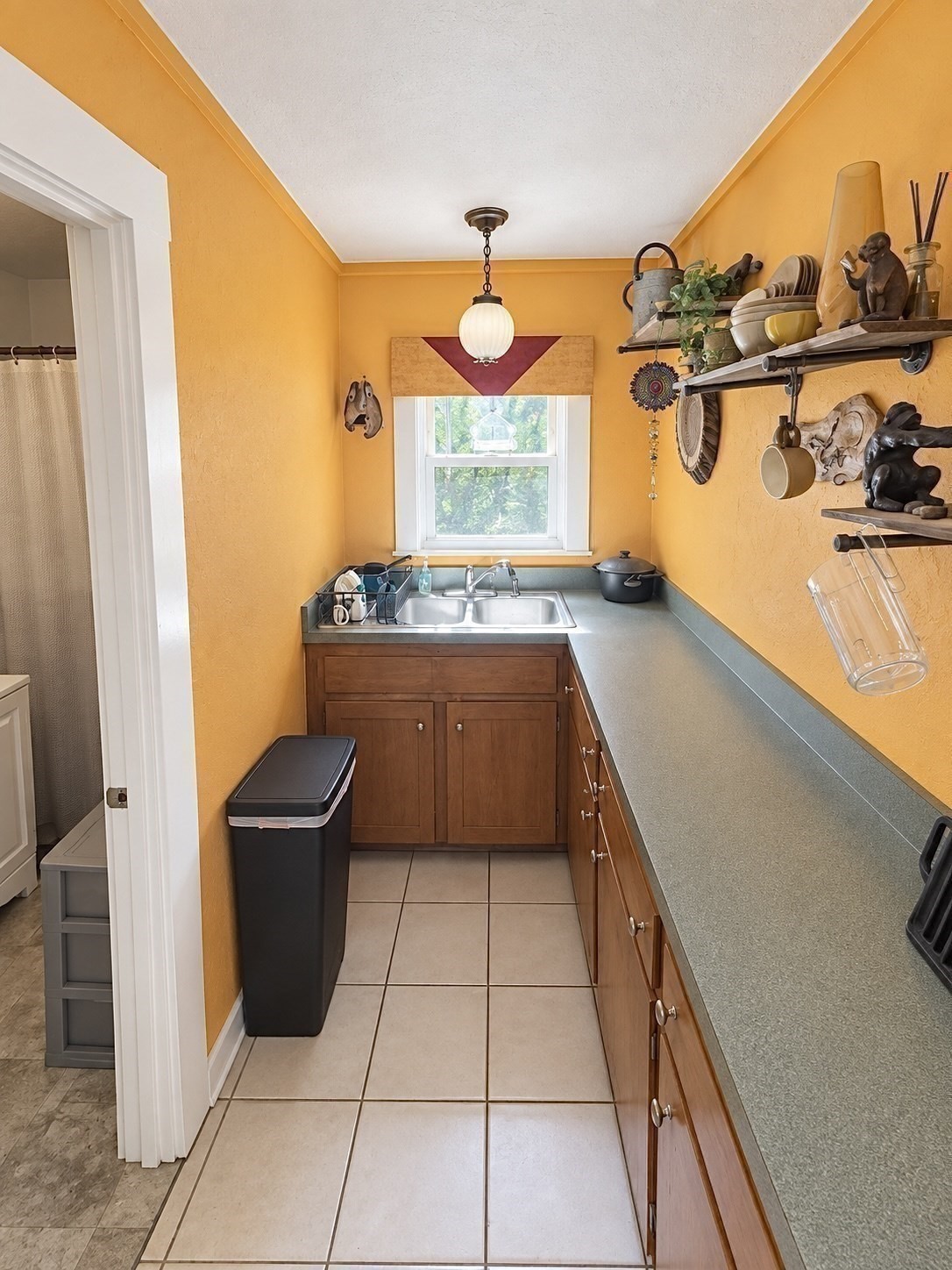 5 Dow Pl Property Photo 7