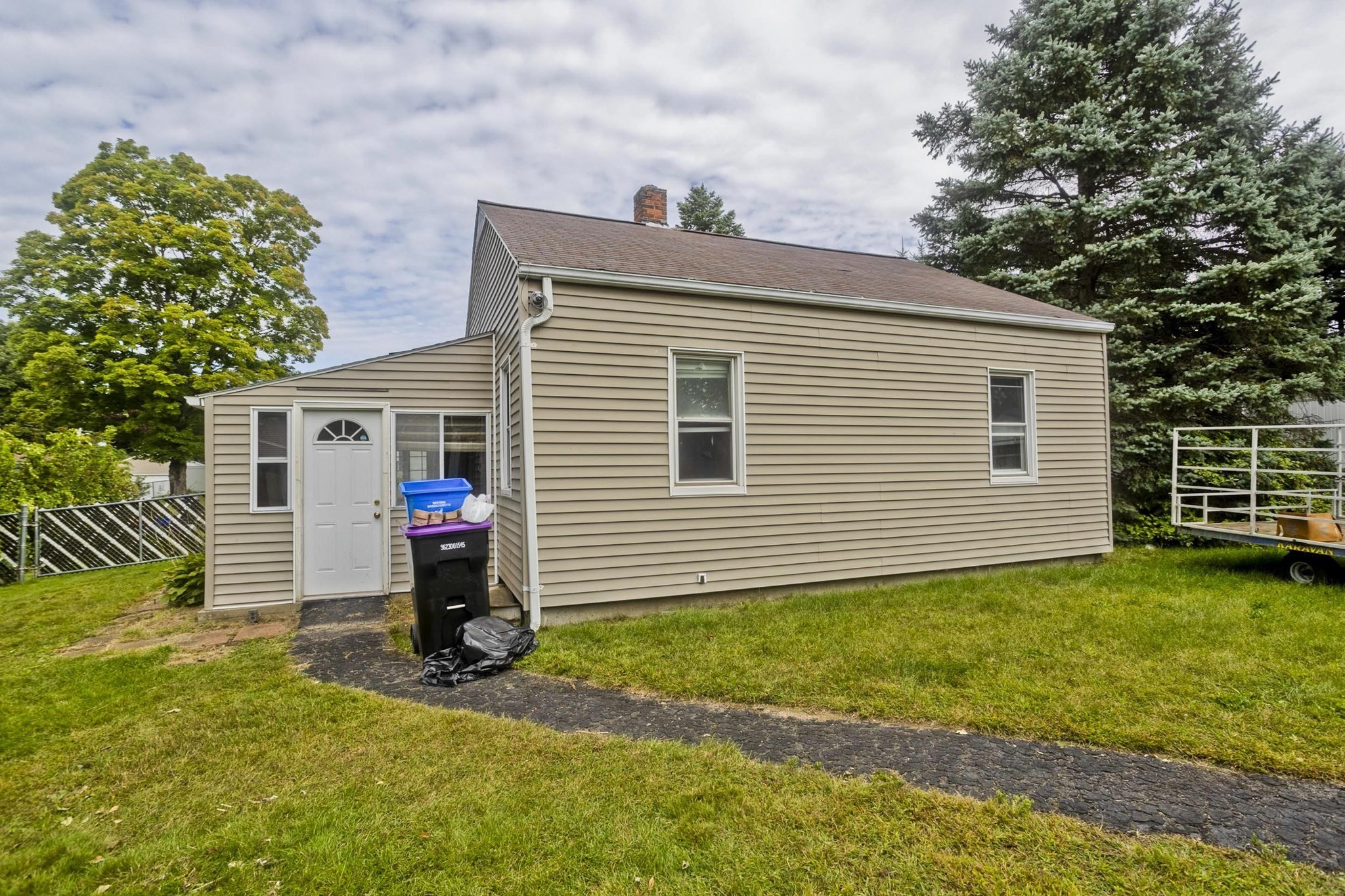 62 Memorial Dr Property Photo 19