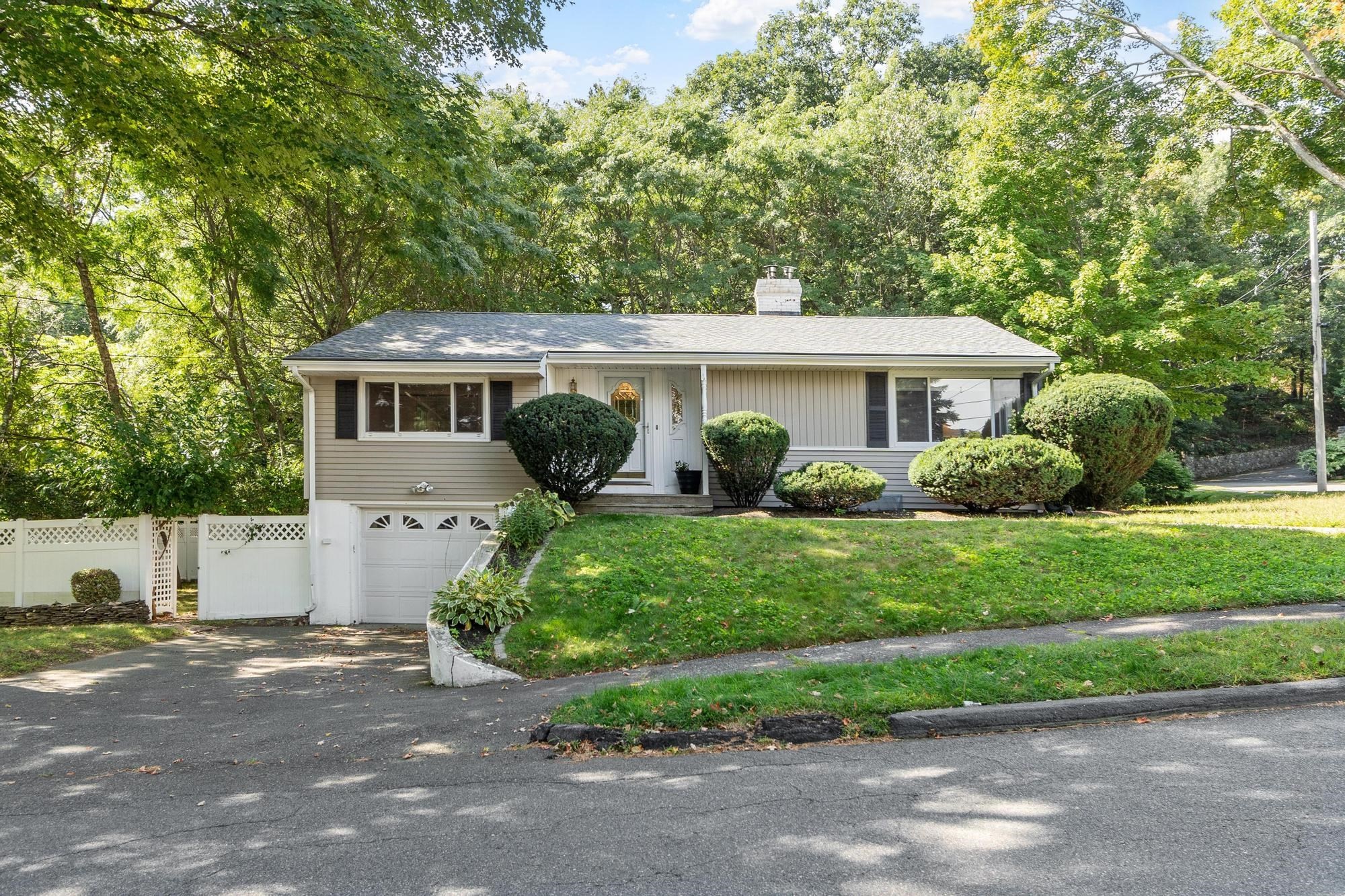 1 Standish Road Property Photo 1