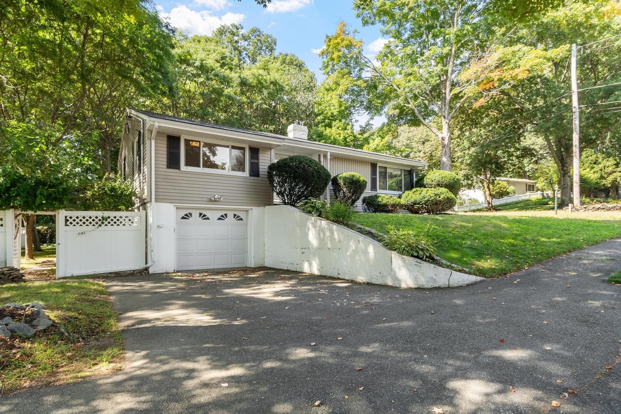 1 Standish Road Property Photo 30