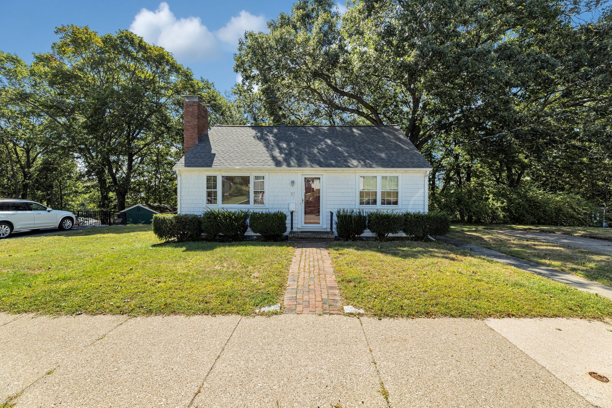 87 Hemman Property Photo 1