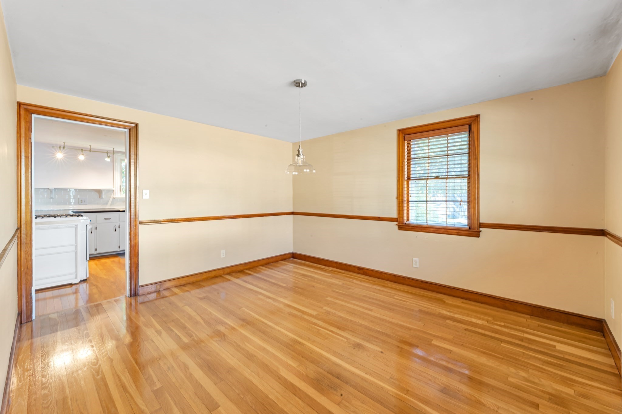 87 Hemman Property Photo 3