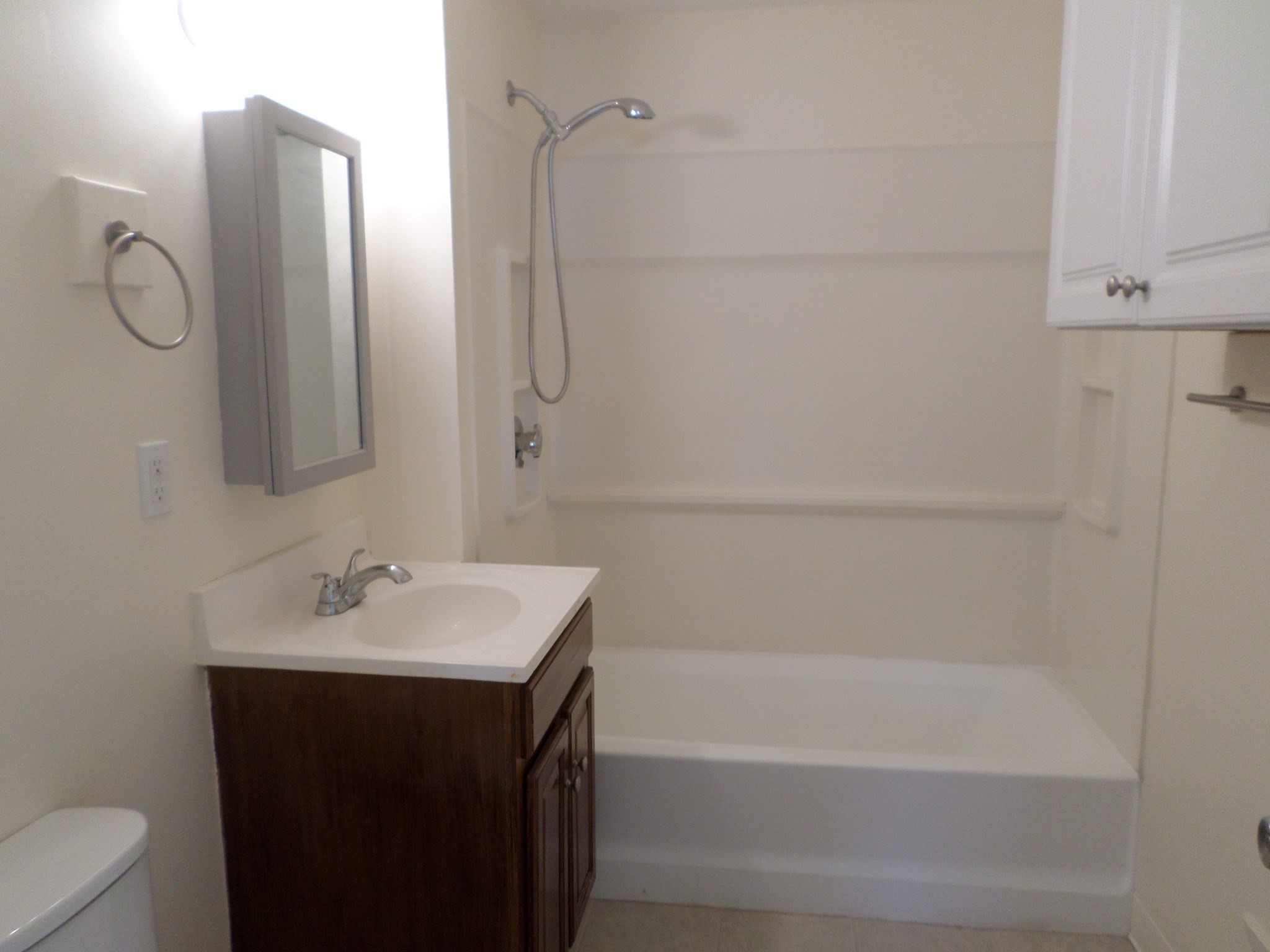 689 Broadway Property Photo 4