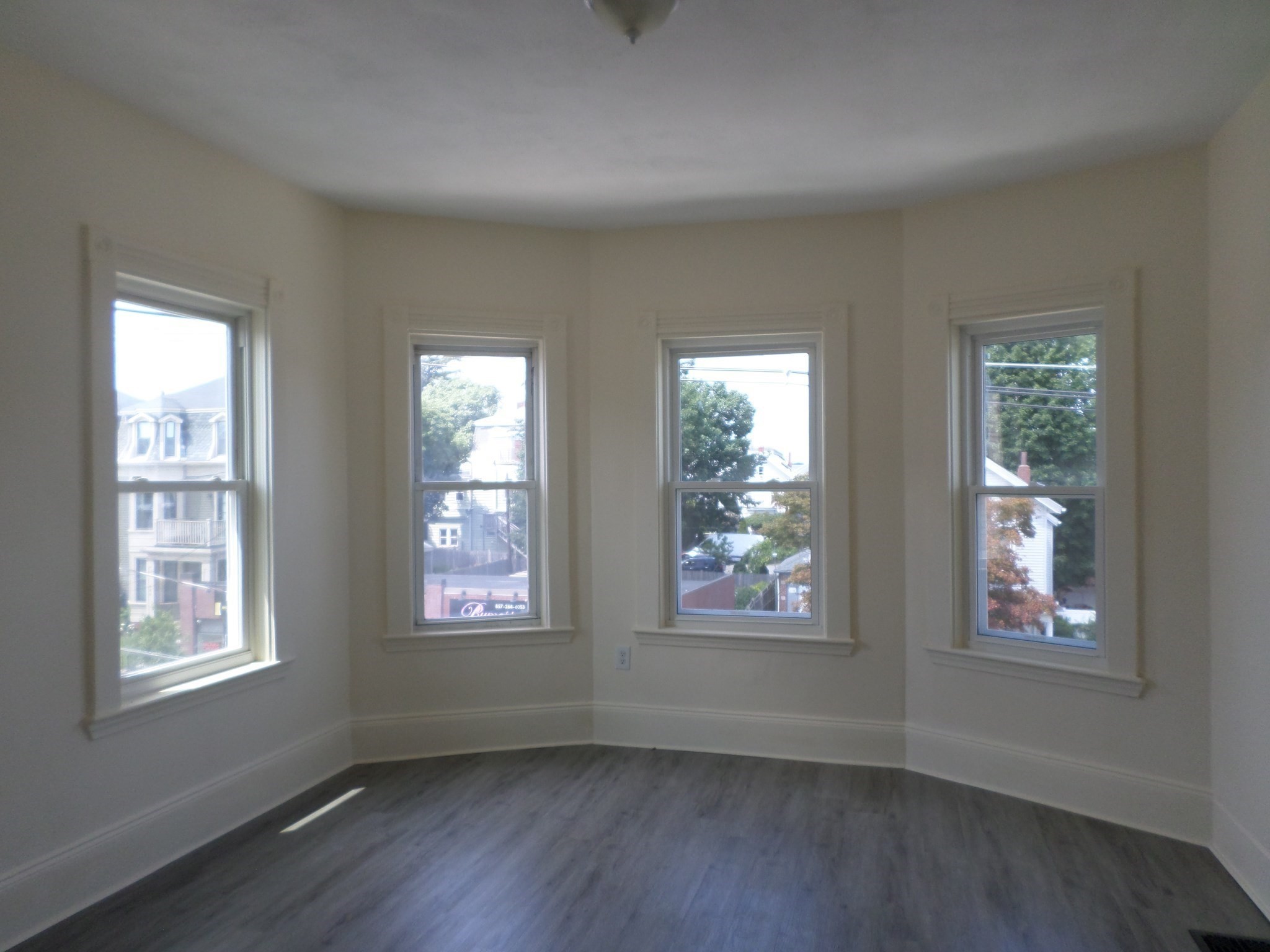 689 Broadway Property Photo 9