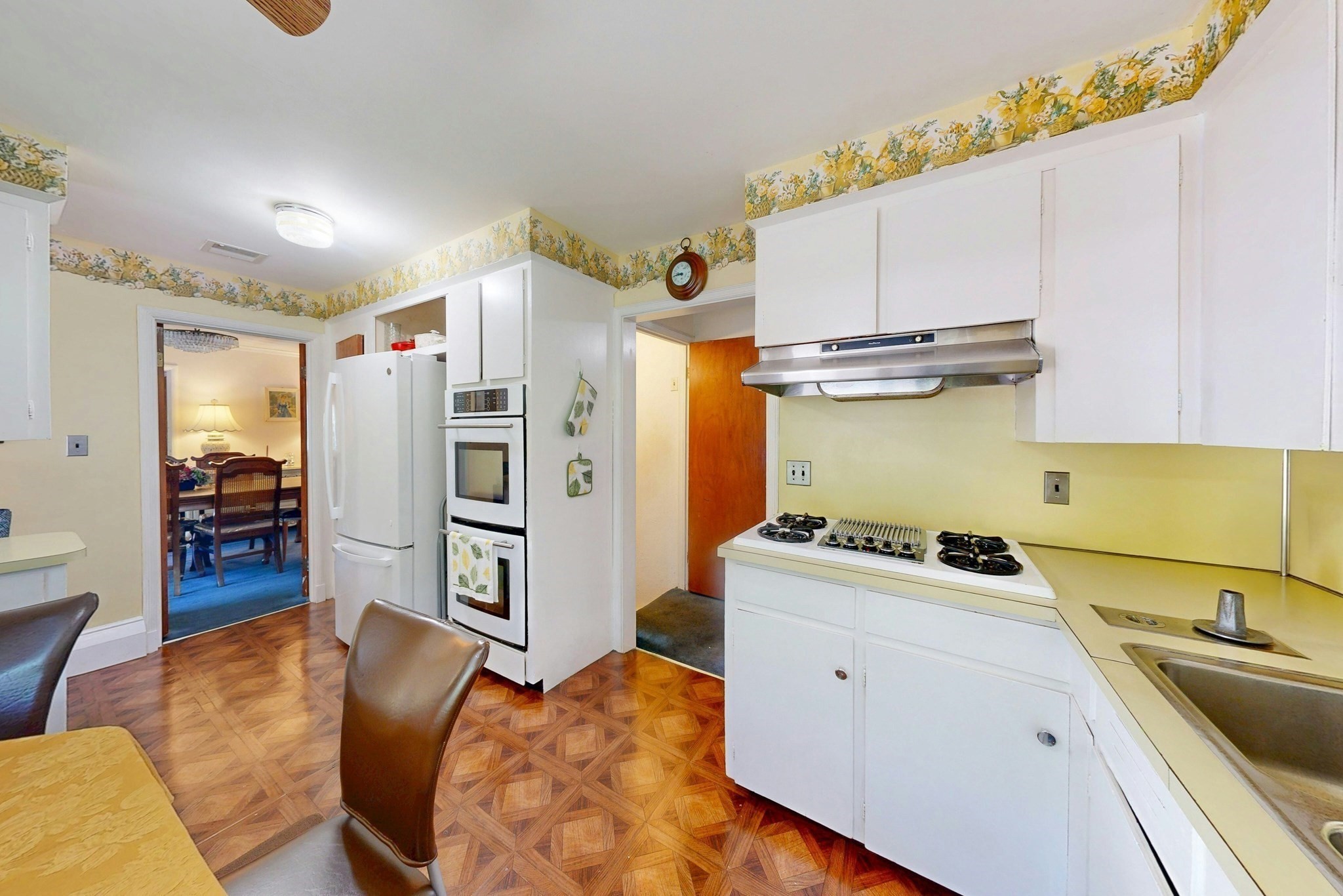 17 Hallen Ave Property Photo 5
