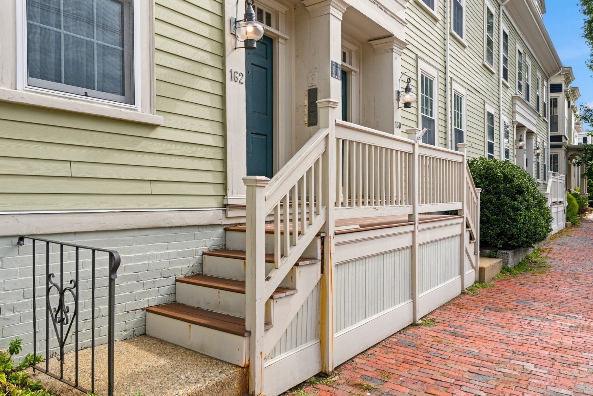 162 High St # B Property Photo 2