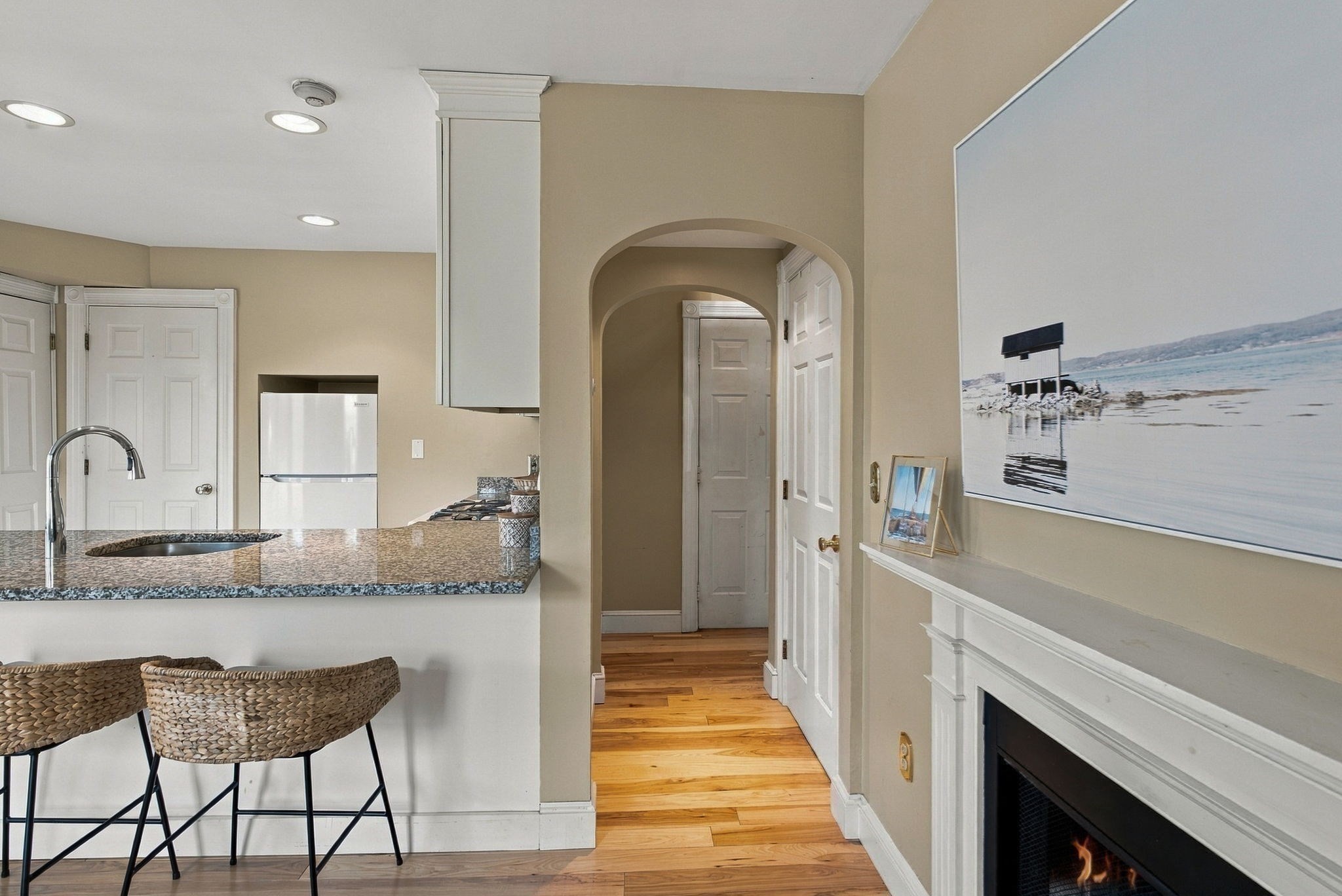 162 High St # B Property Photo 6