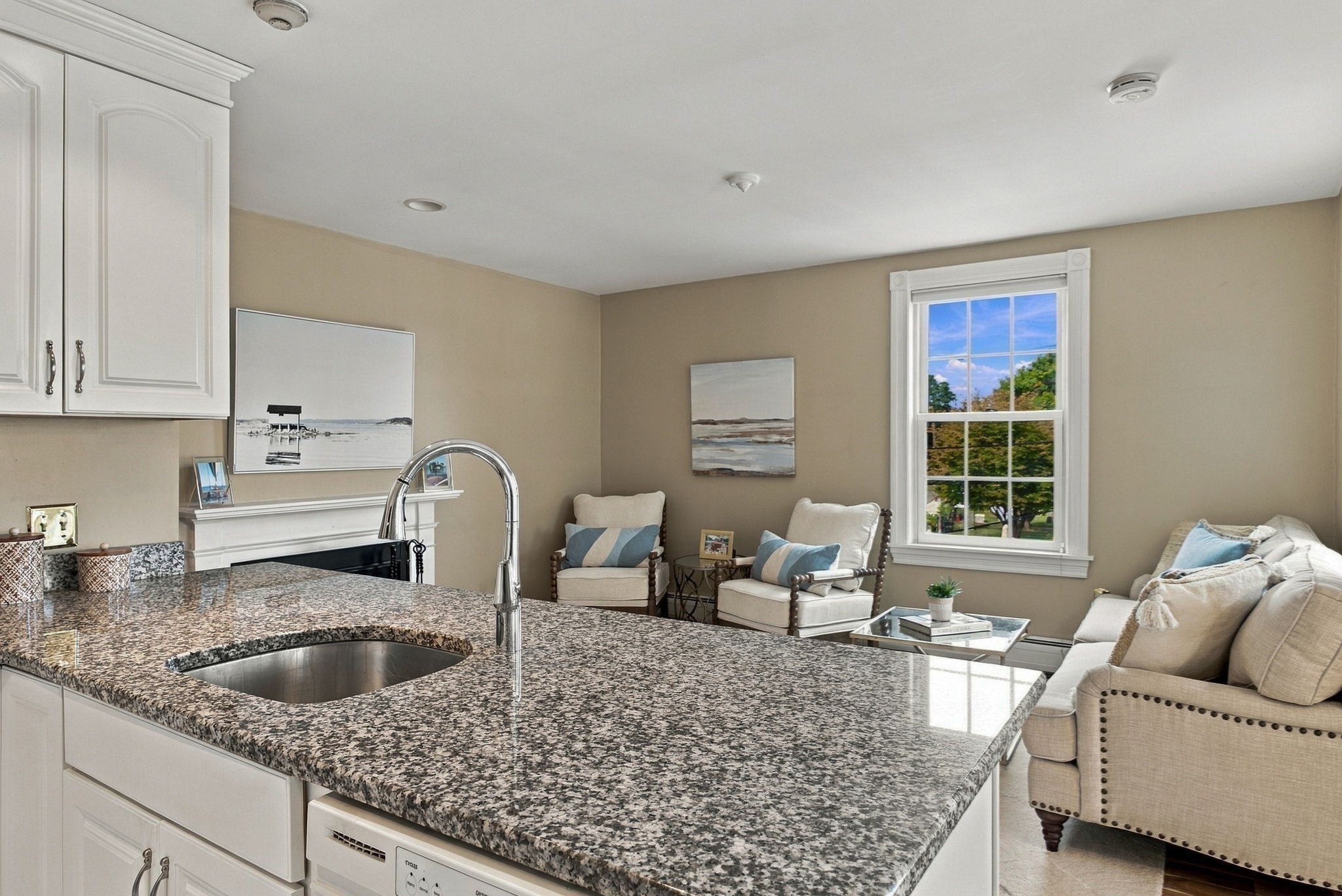 162 High St # B Property Photo 8