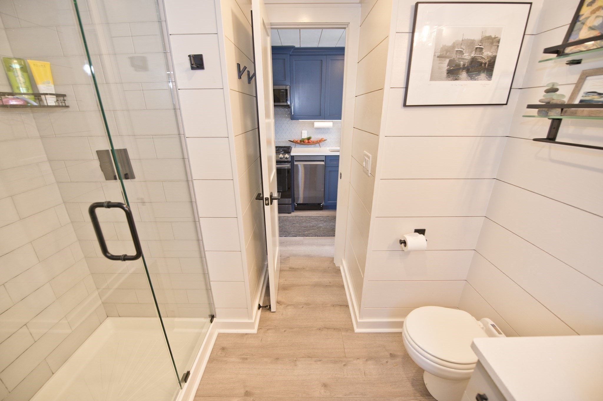 1 Pier 8 # B14 Property Photo 25