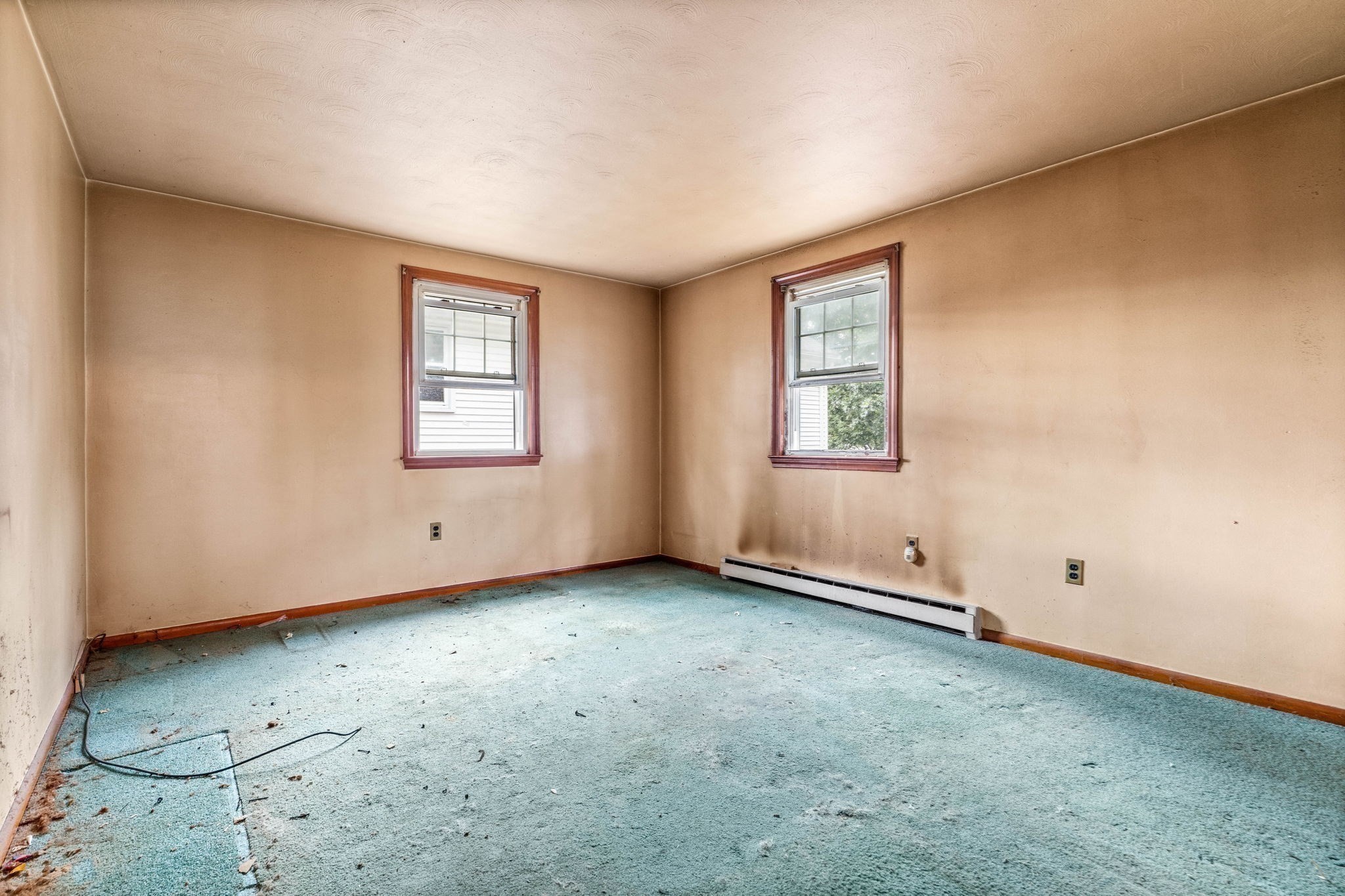 906 Boston Rd Property Photo 17