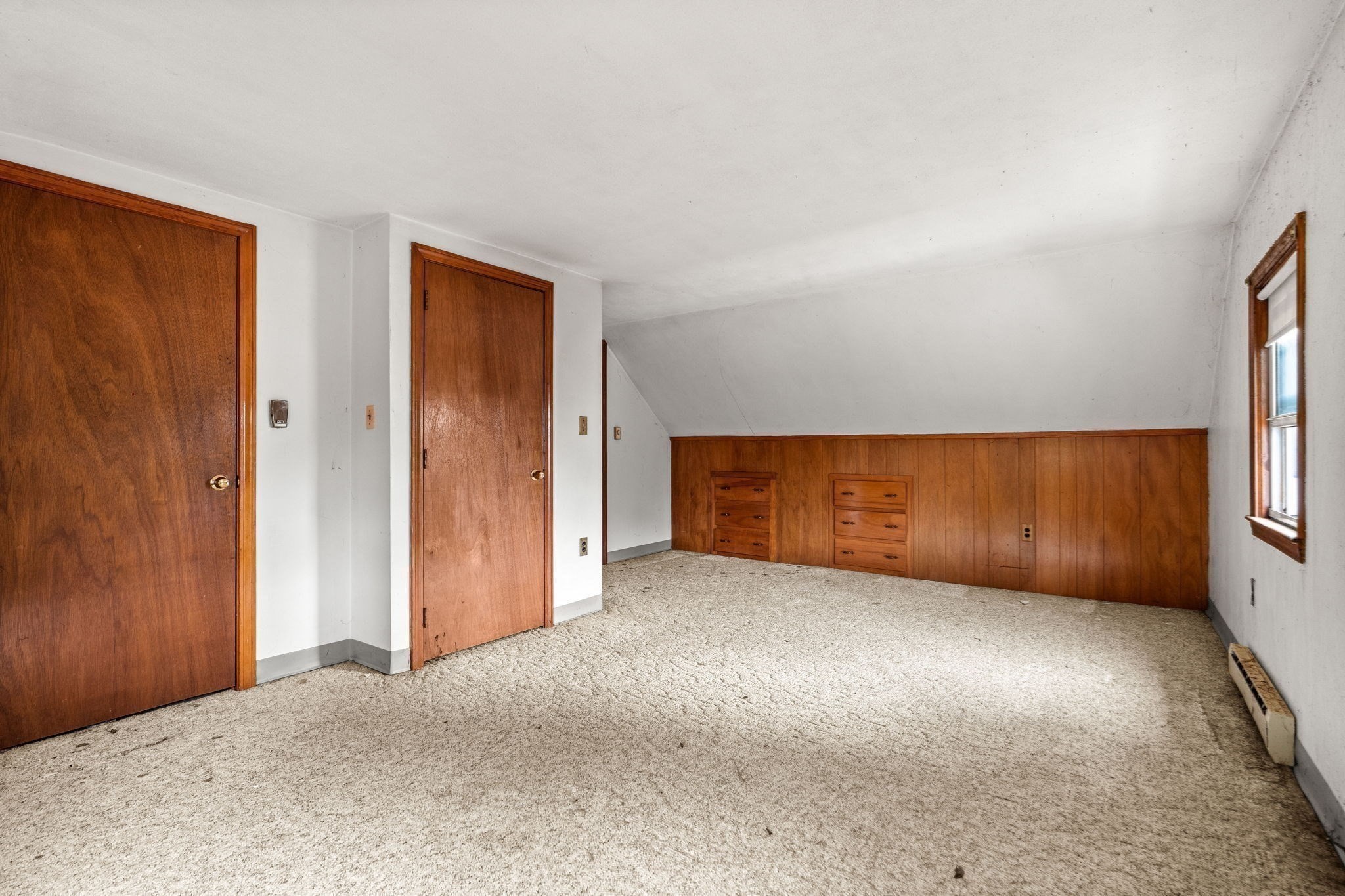 906 Boston Rd Property Photo 28