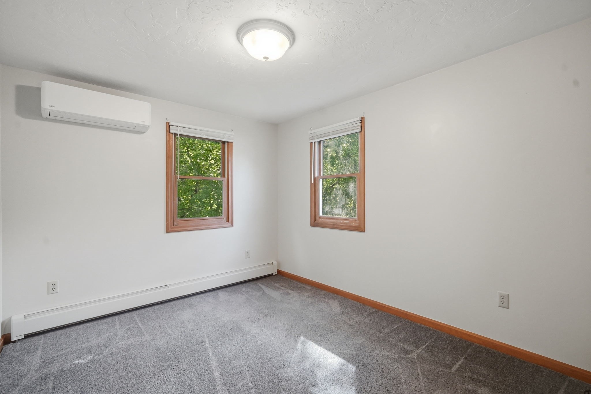 184 Main St Property Photo 4
