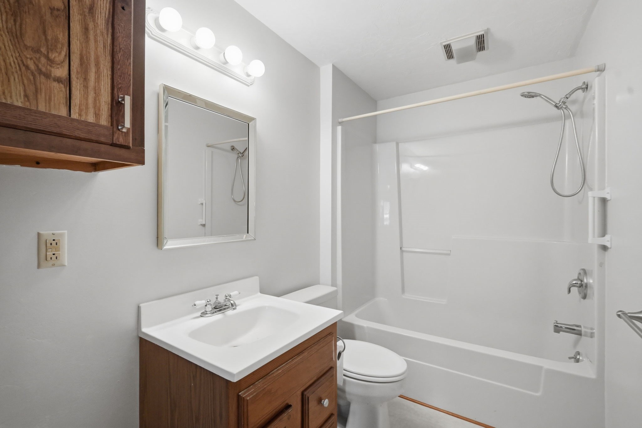 184 Main St Property Photo 10