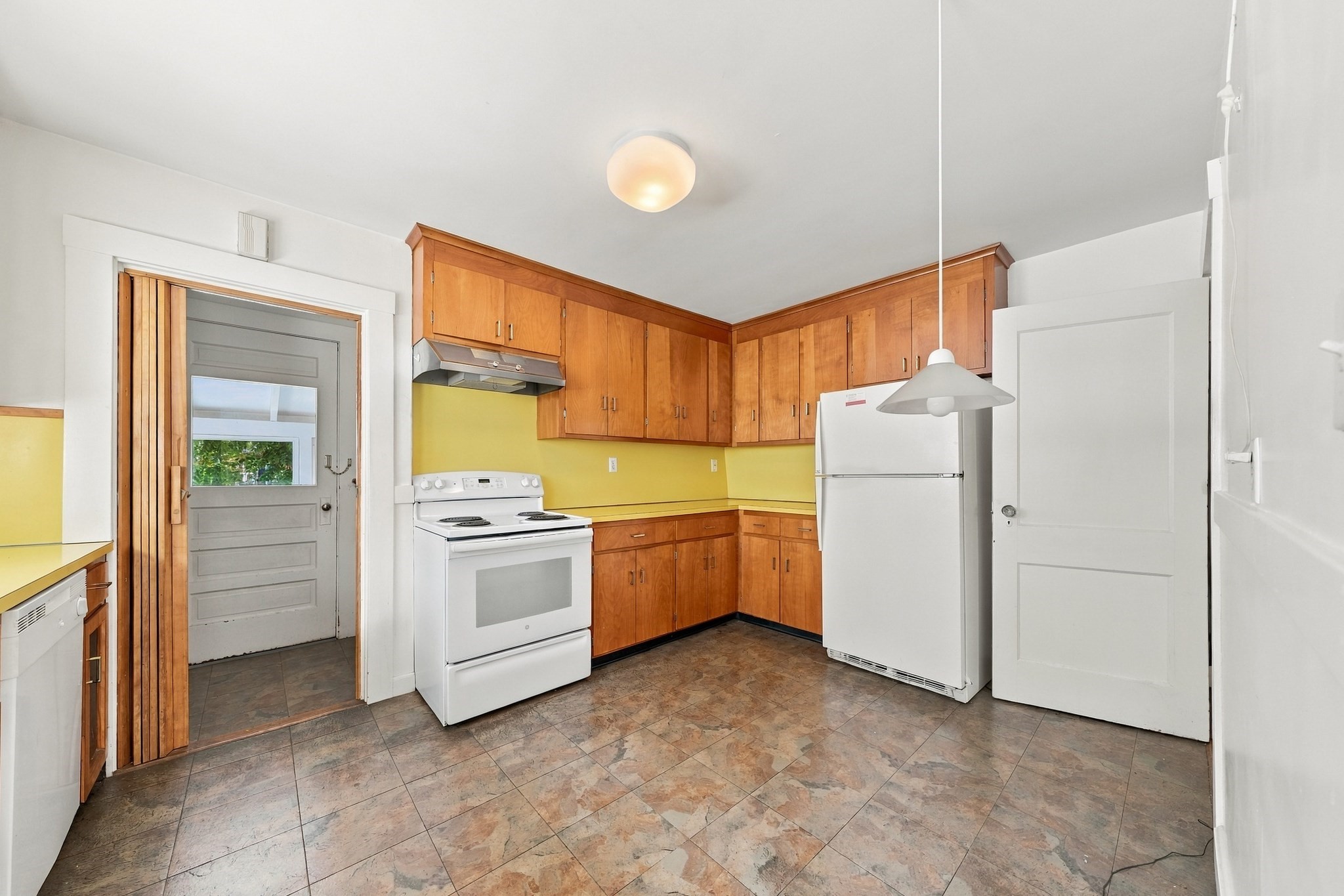 32-34 Grozier Rd. Property Photo 9