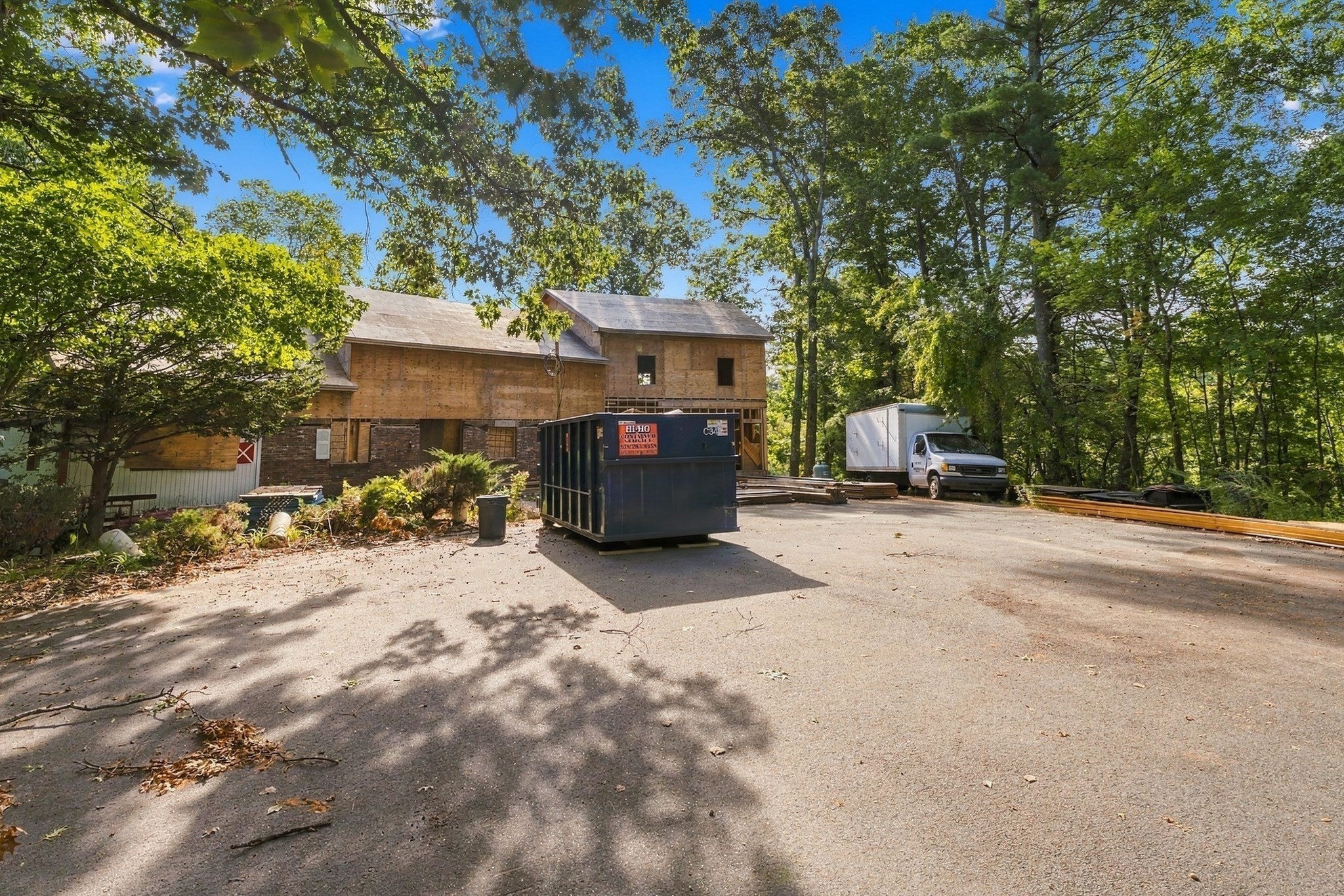 47 Riverside Dr Property Photo 1