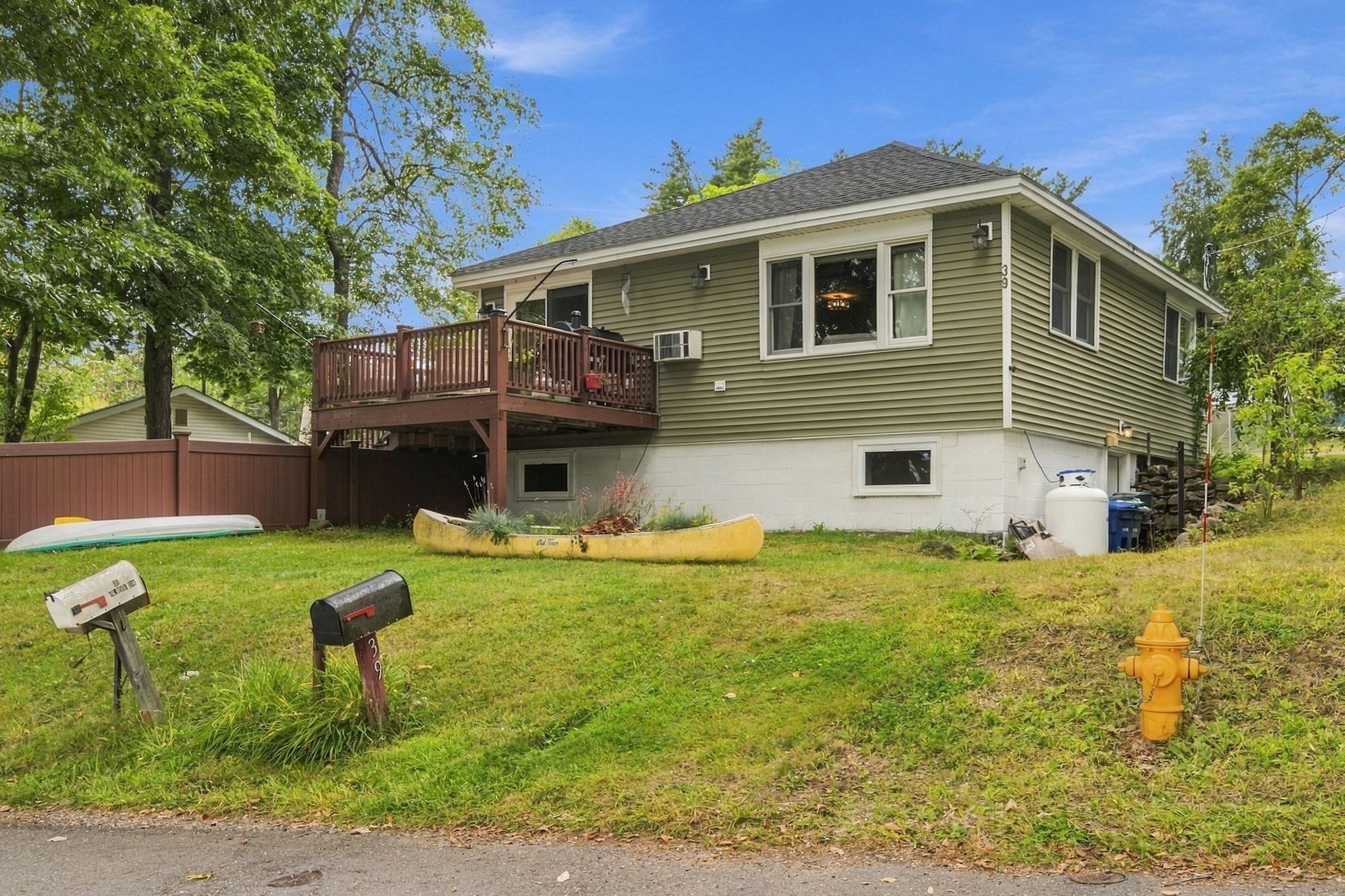 39 Lakeview Dr Property Photo 1