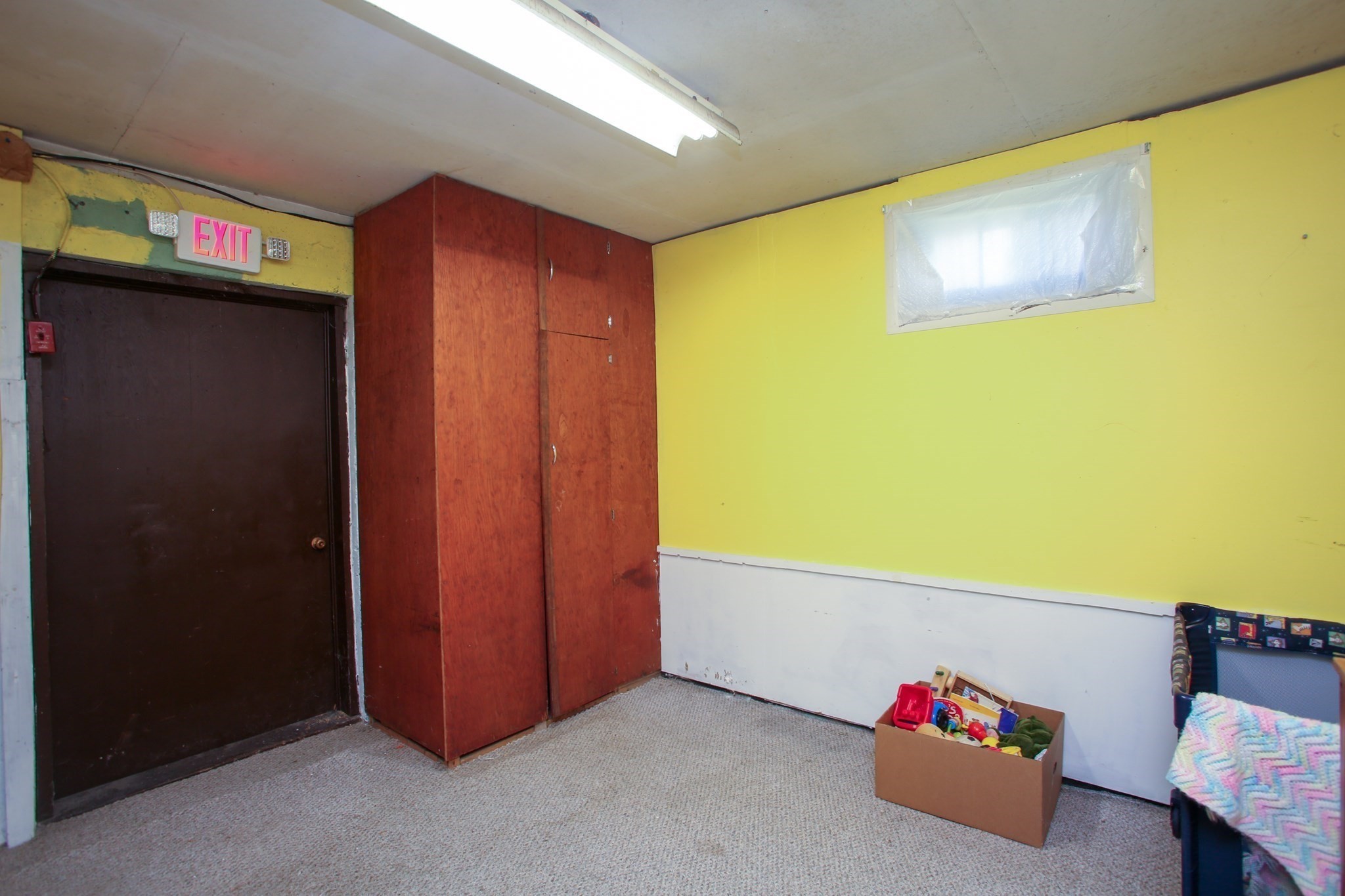 421 Elm St Property Photo 24