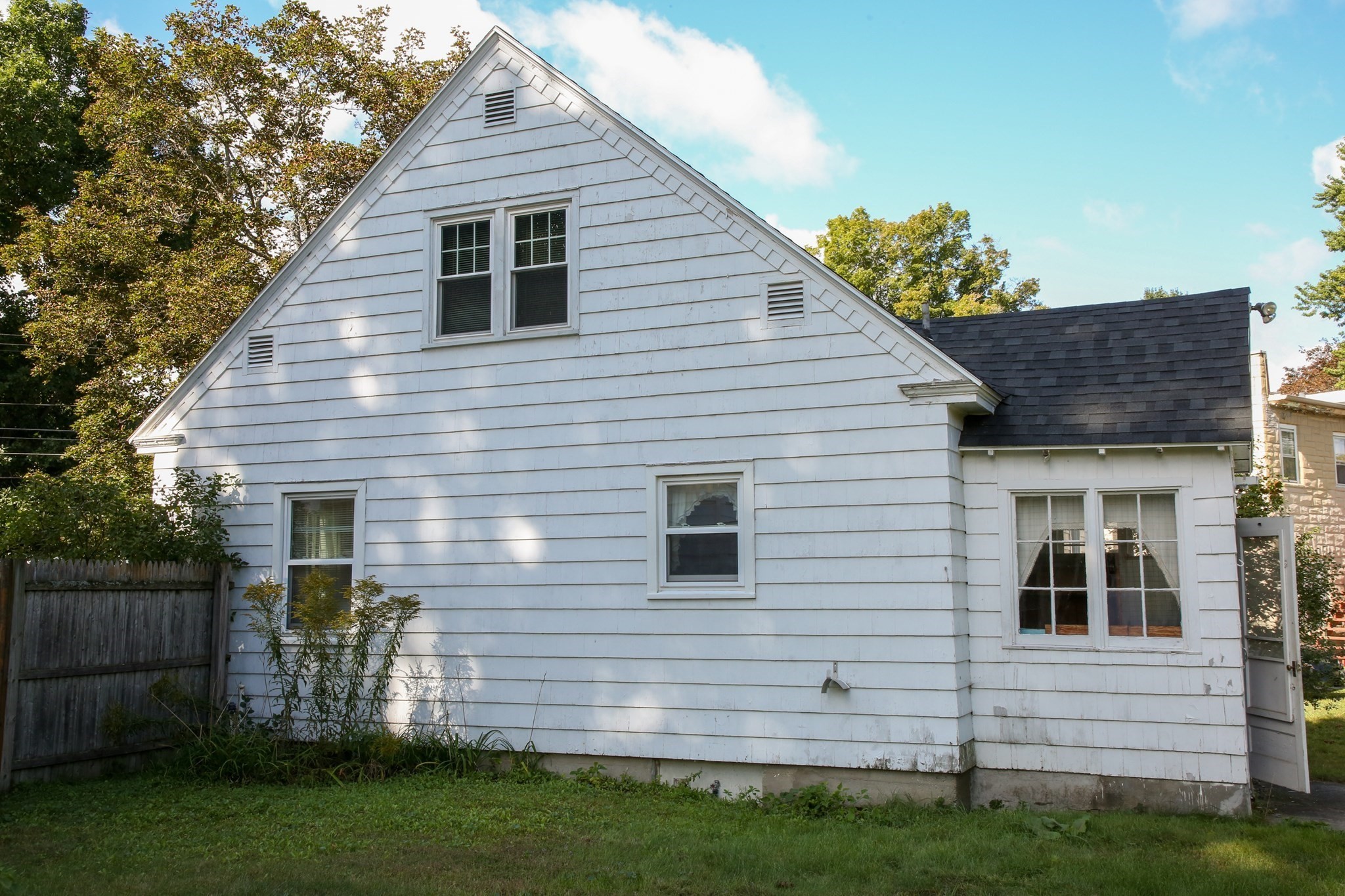 421 Elm St Property Photo 27