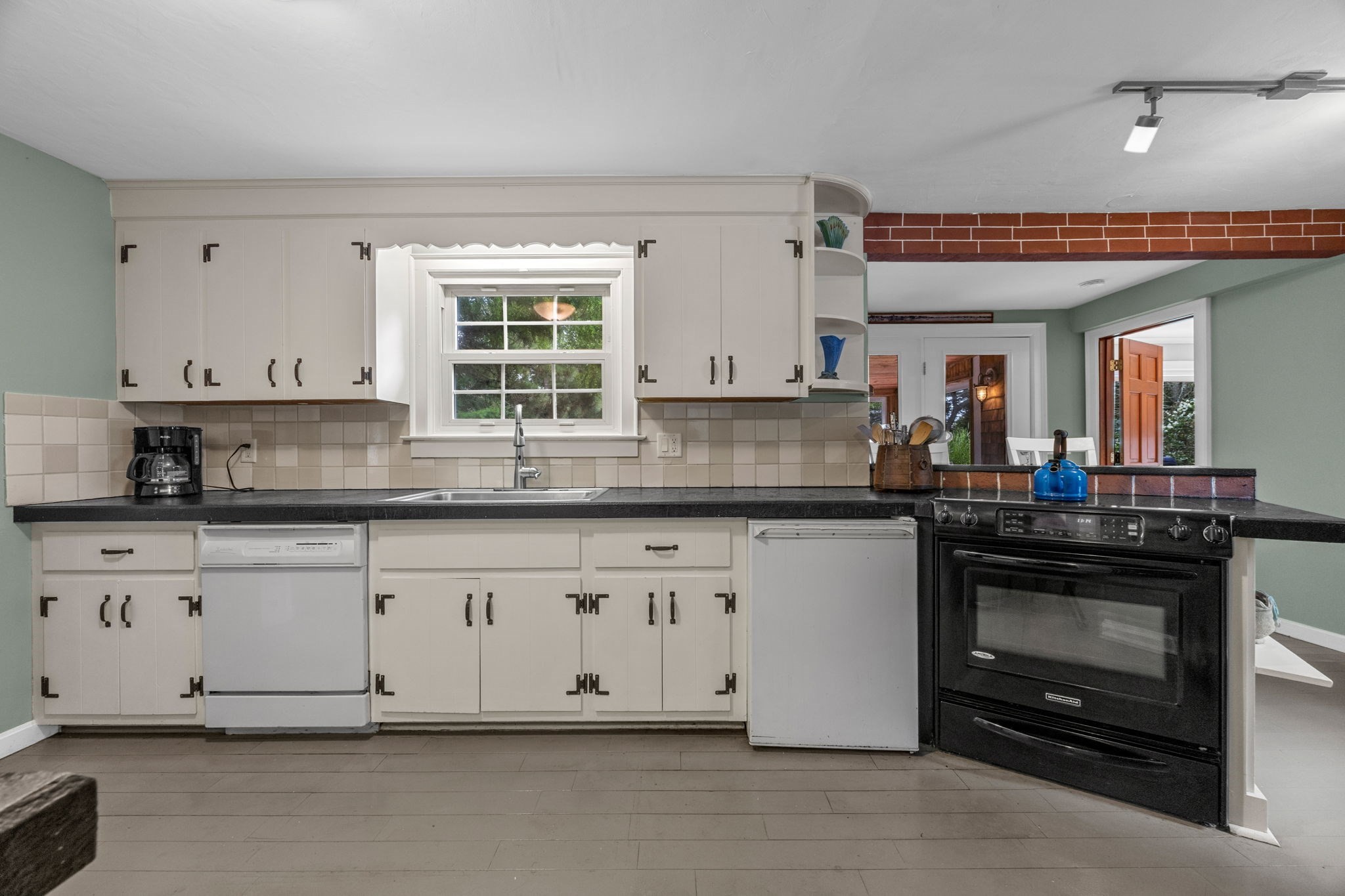 9 Wesquansett Rd Property Photo 10